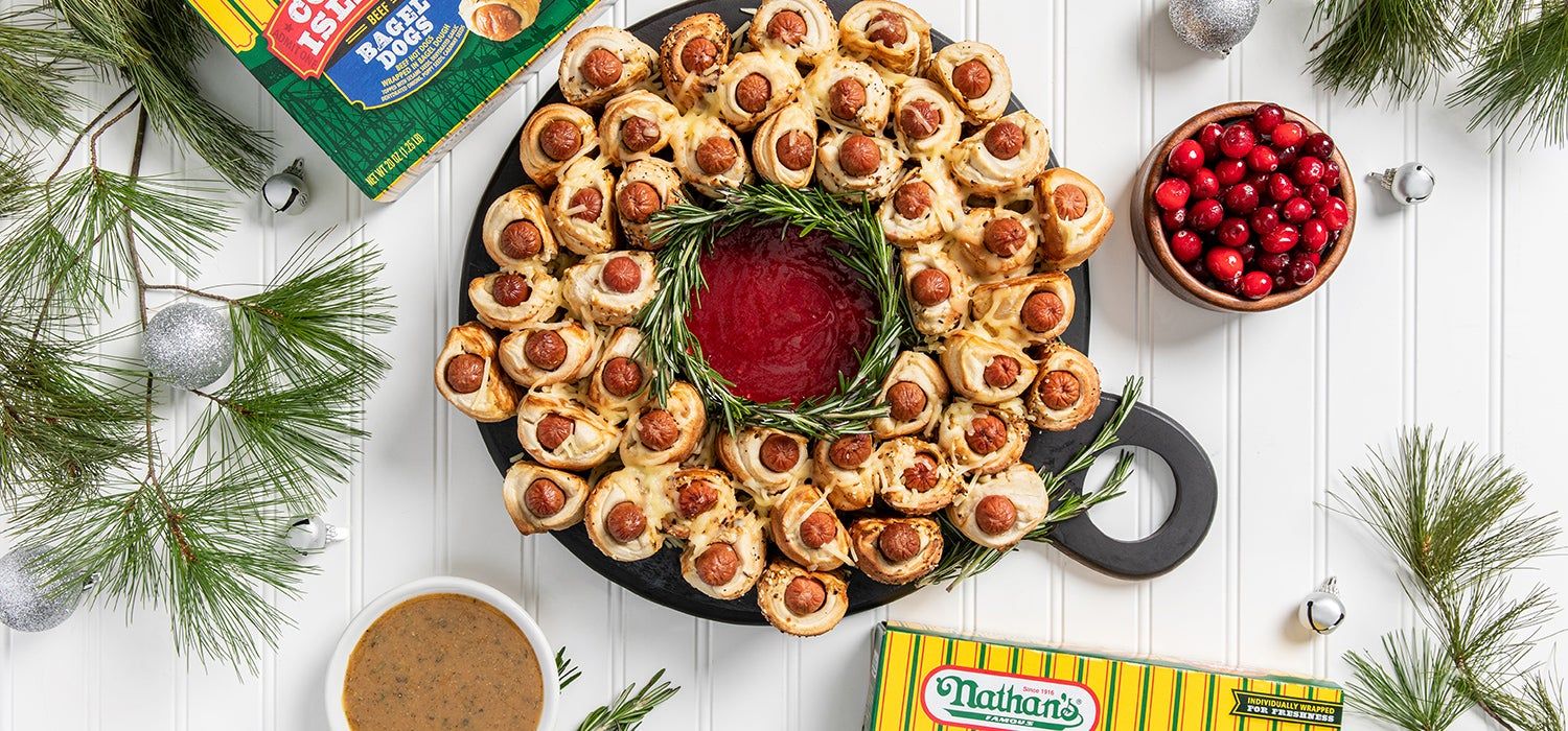 Holiday Hot Dog Wreath | Nathans