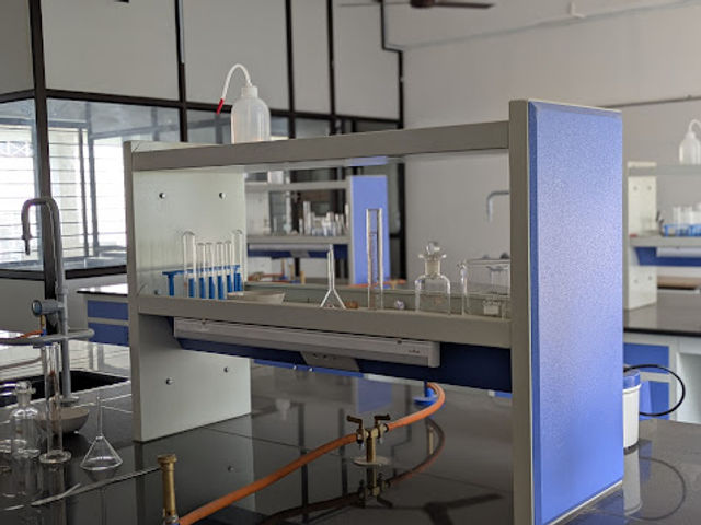 BSD Pharmacy - Lab - Desk 1