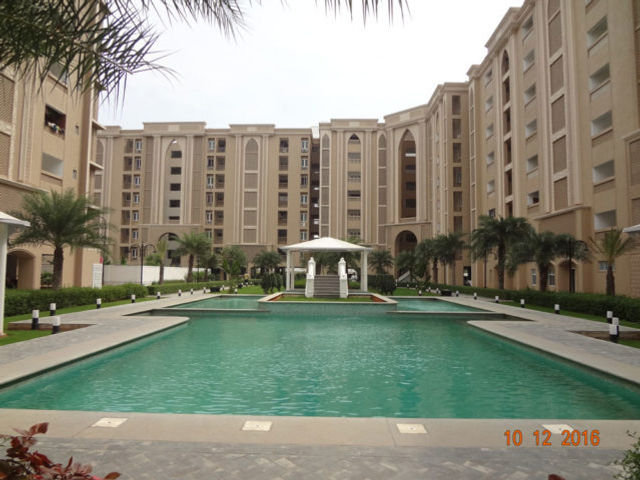 Marakesh Swimming Pool