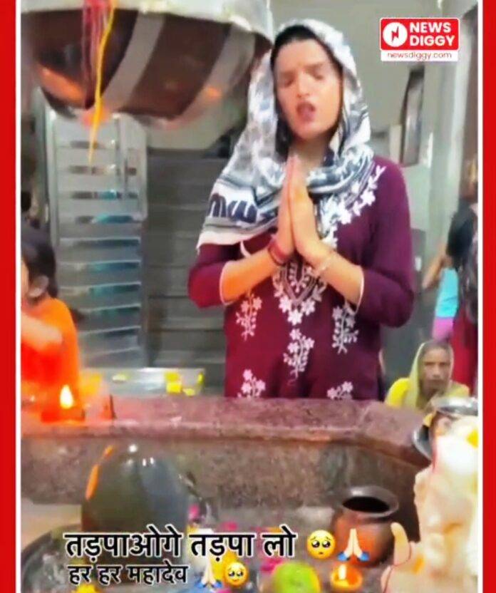BAIADMI BY LADIES IN THE FRONT OF SHIV-BHAGWAN