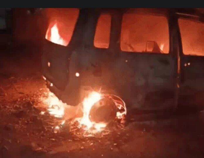 CAR-TOTALLY-BURNT-LDH.