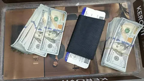 CISF-nabbed-Foreign-Currency-sne-network-image.