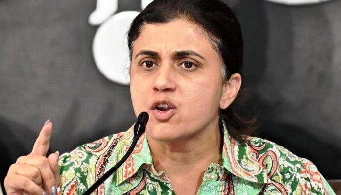COL.PUSHPINDER BATH WIFE ADDRESSING MEDIA (SNE NEWS FILE IMAGE)