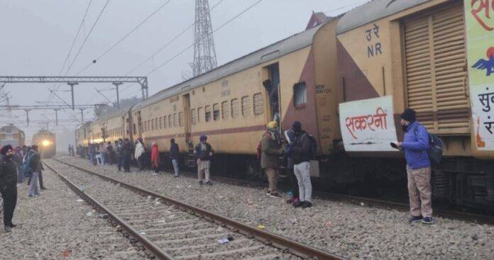 FILE-IMAGE-OF-TRAIN-AT-BATALA-RAILWAY-STATION-CREDIT-BY-SNE-NEWS