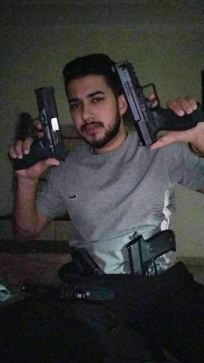GANGSTER-KESHAV-SHIVALA-WITH-WEAPONS-FILE-IMAGE-OF-SOCIAL-MEDIA