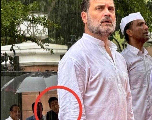 JAGDISH TYTLOR WITH RAHUL GANDHI-SNE
