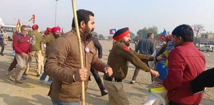 POLICE-BETWEEN-TEACHERS-CLASH-SNE-IMAGE