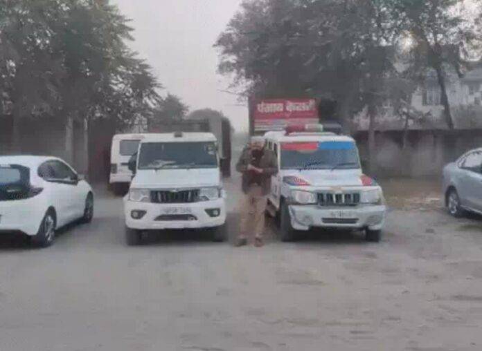 POLICE-TEAM-RAID-AT-PUNJAB-KESRI-GROUP