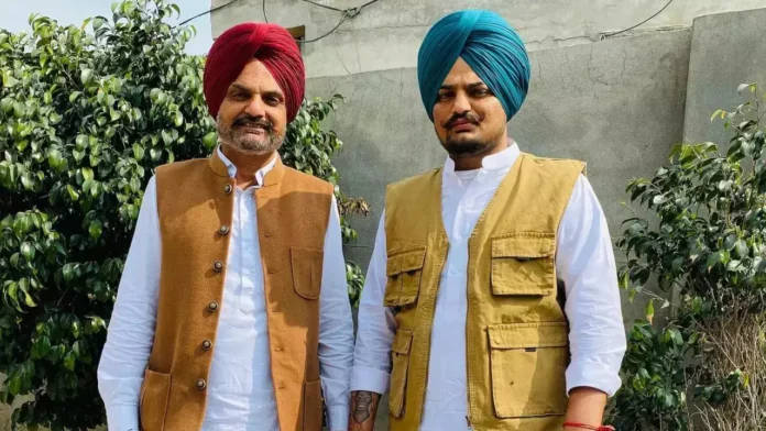 SIDHU-MOOSAEWALA-WITH-FATHERBALKOAR-SINGH-FILE-IMAGE