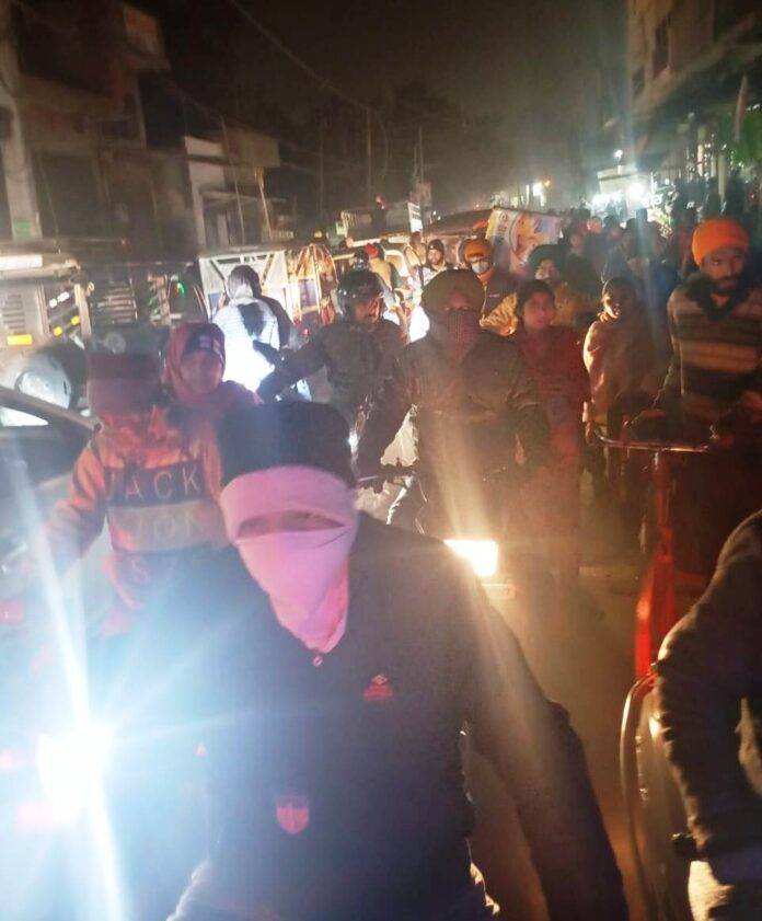 TRAFFIC PROBLUM AT JOHRA PHATAK (11.1.25.2)