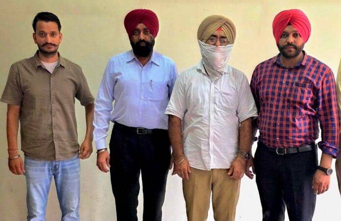 V.B-ARREST-POLICE-COP-WITH-BRIBE-AT-ASR-SNE