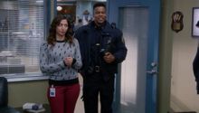 Brooklyn 99 - Nemszázas körzet 1. Évad 17. Epizód online sorozat