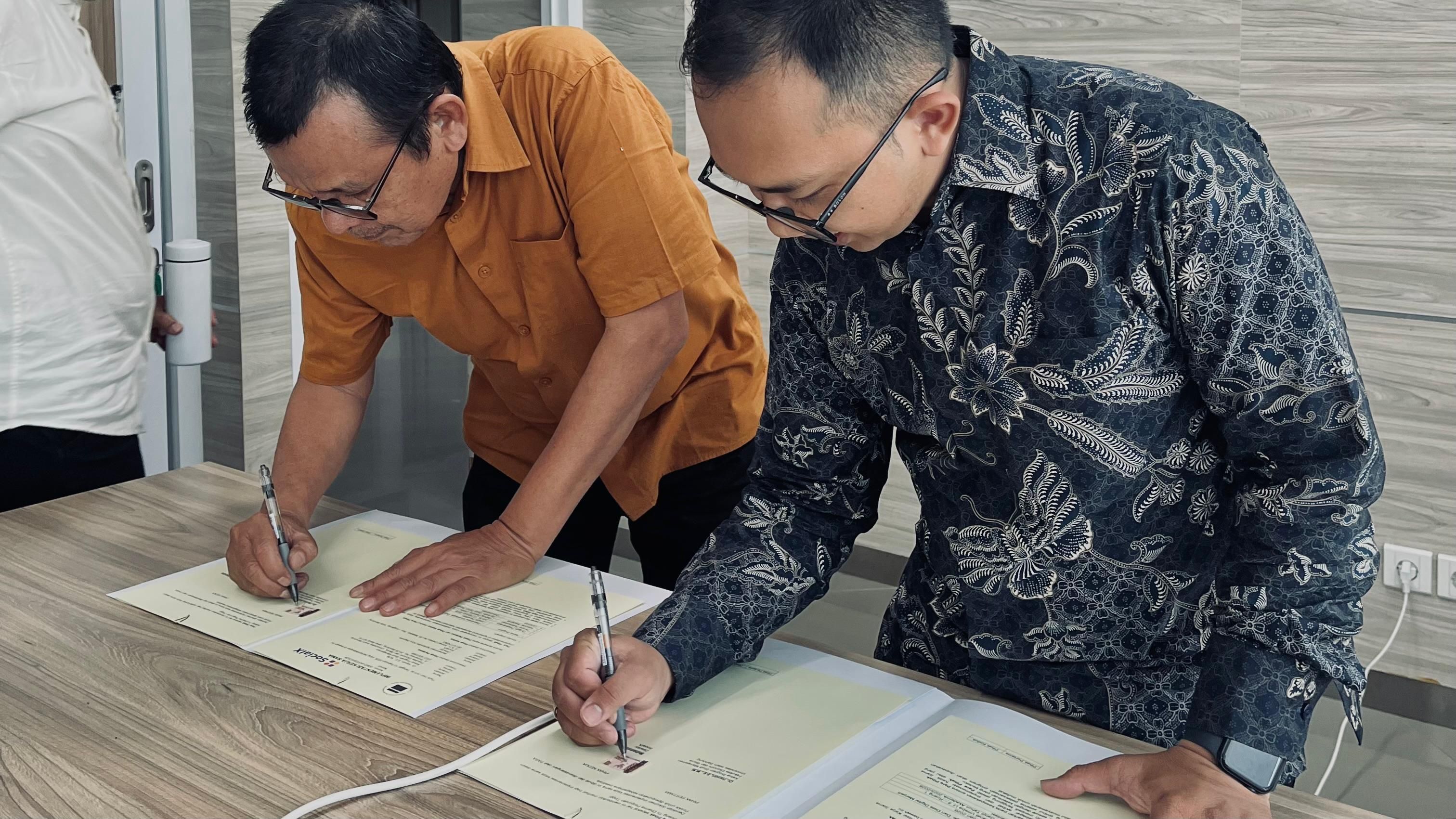 SocialX dan Prodi Manajemen UNISBA Resmi Tanda Tangani MoU Riset Berbasis Big Data