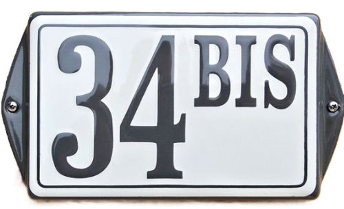 Huisnummer model oor gekleurde oren en kader