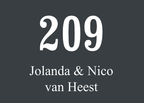 Naambord met eigen tekst voordeur