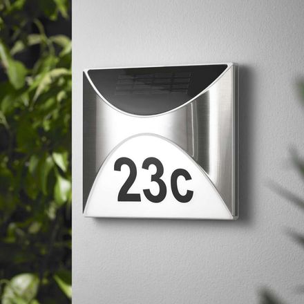 Huisnummerbord verlicht | Solar | Werkt op Zonenergie |  Diverse tekst kleuren en lettertypes |