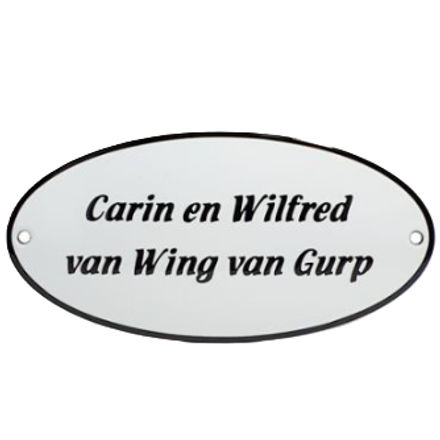 Ovale naamborden voordeur