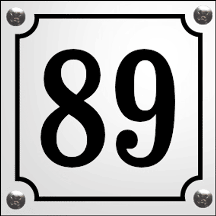 Huisnummer gebold met kader (wit/zwart)