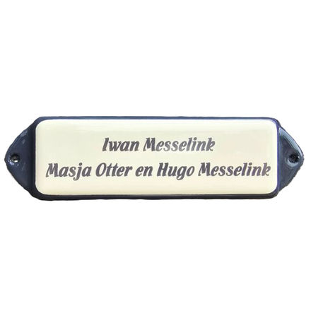 Emaille naamplaatje model "OOR"