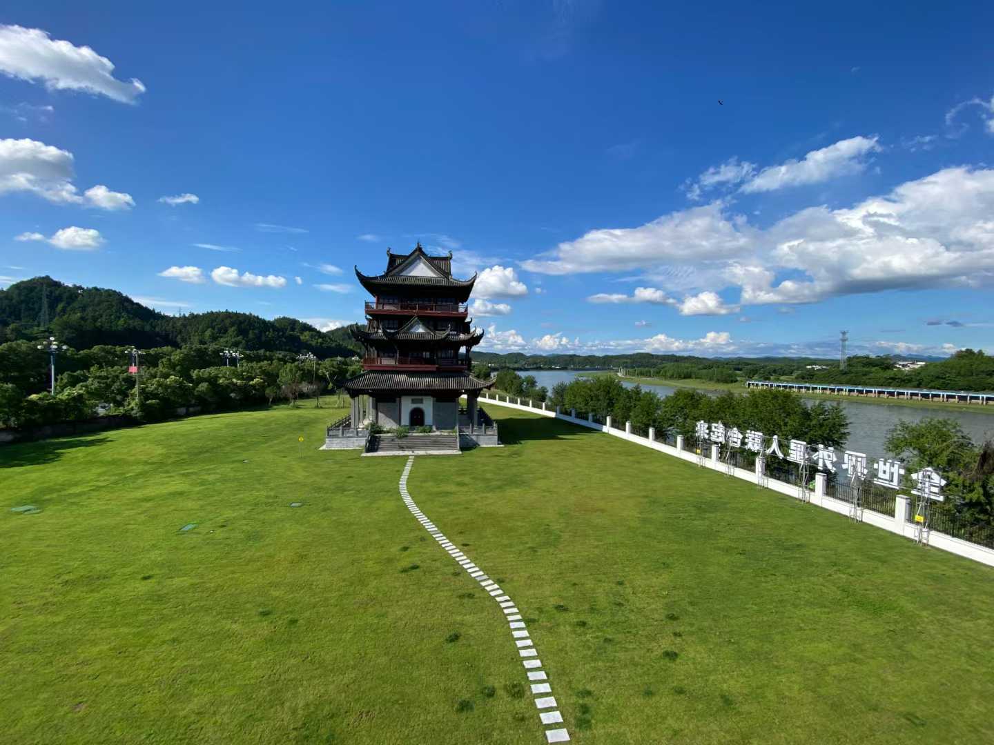 望江阁草坪