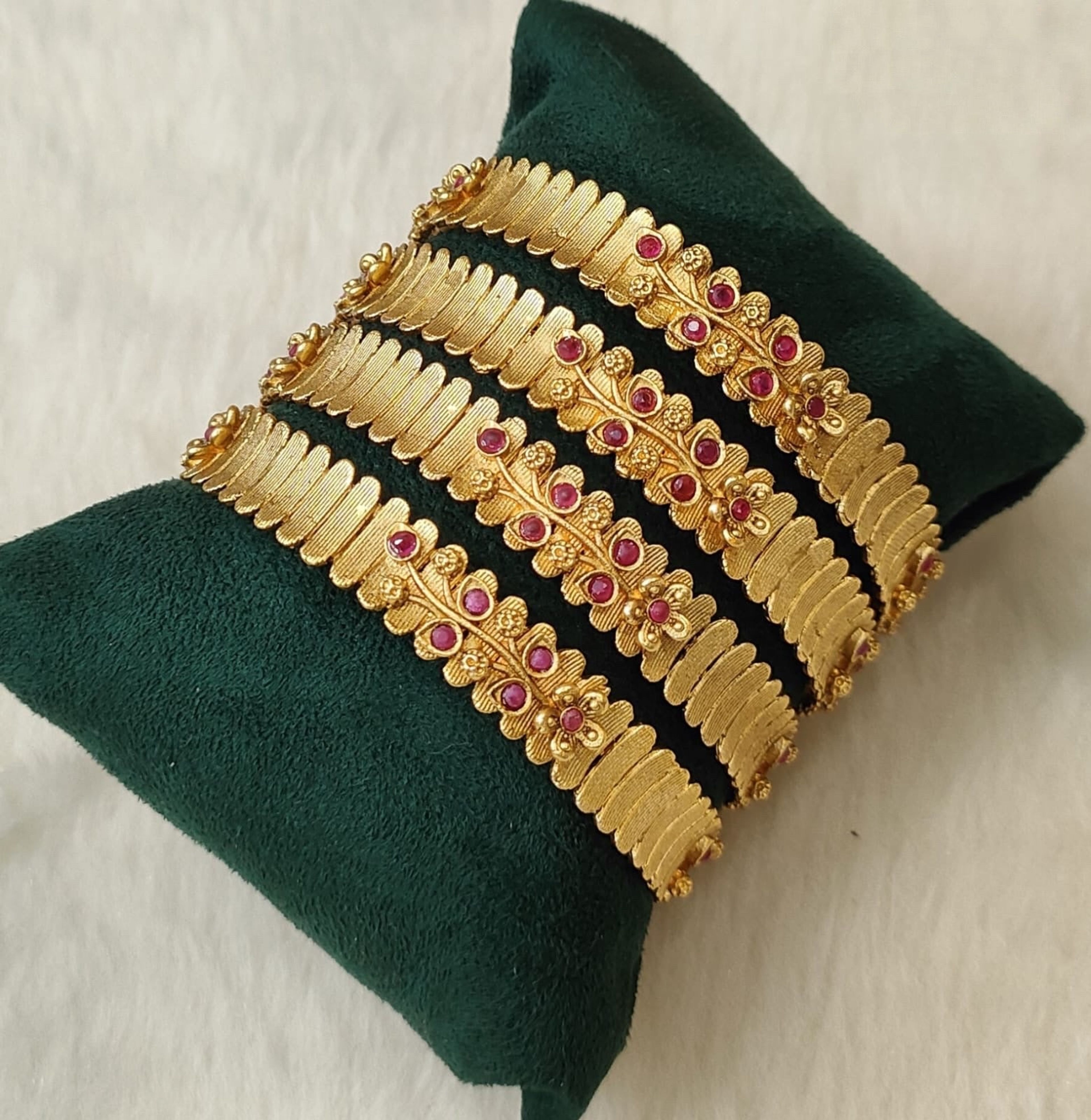 Floral Red Stone Antique Bangle Set (Size 2.8)