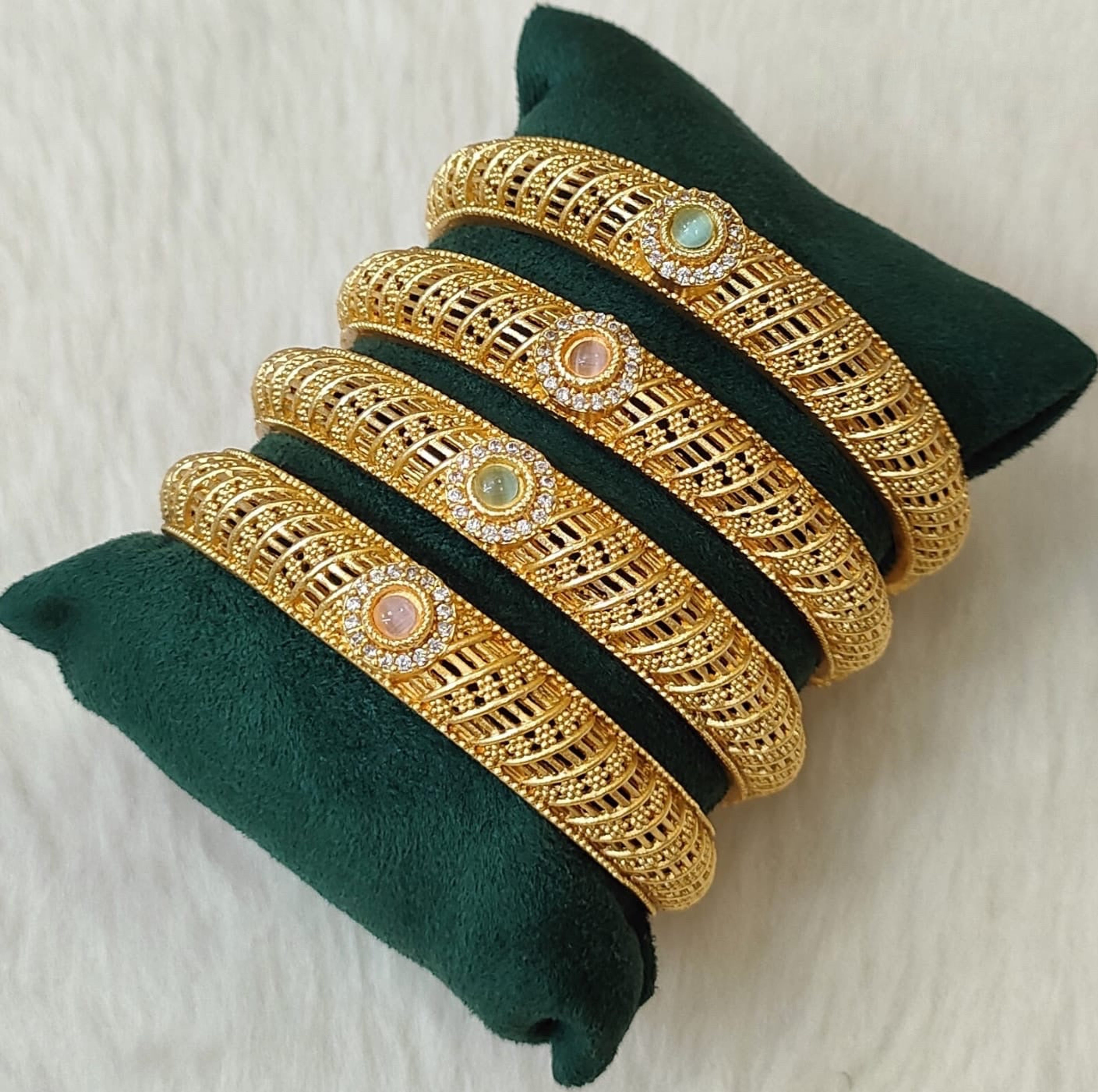Antique Bangle 2/2 2/8