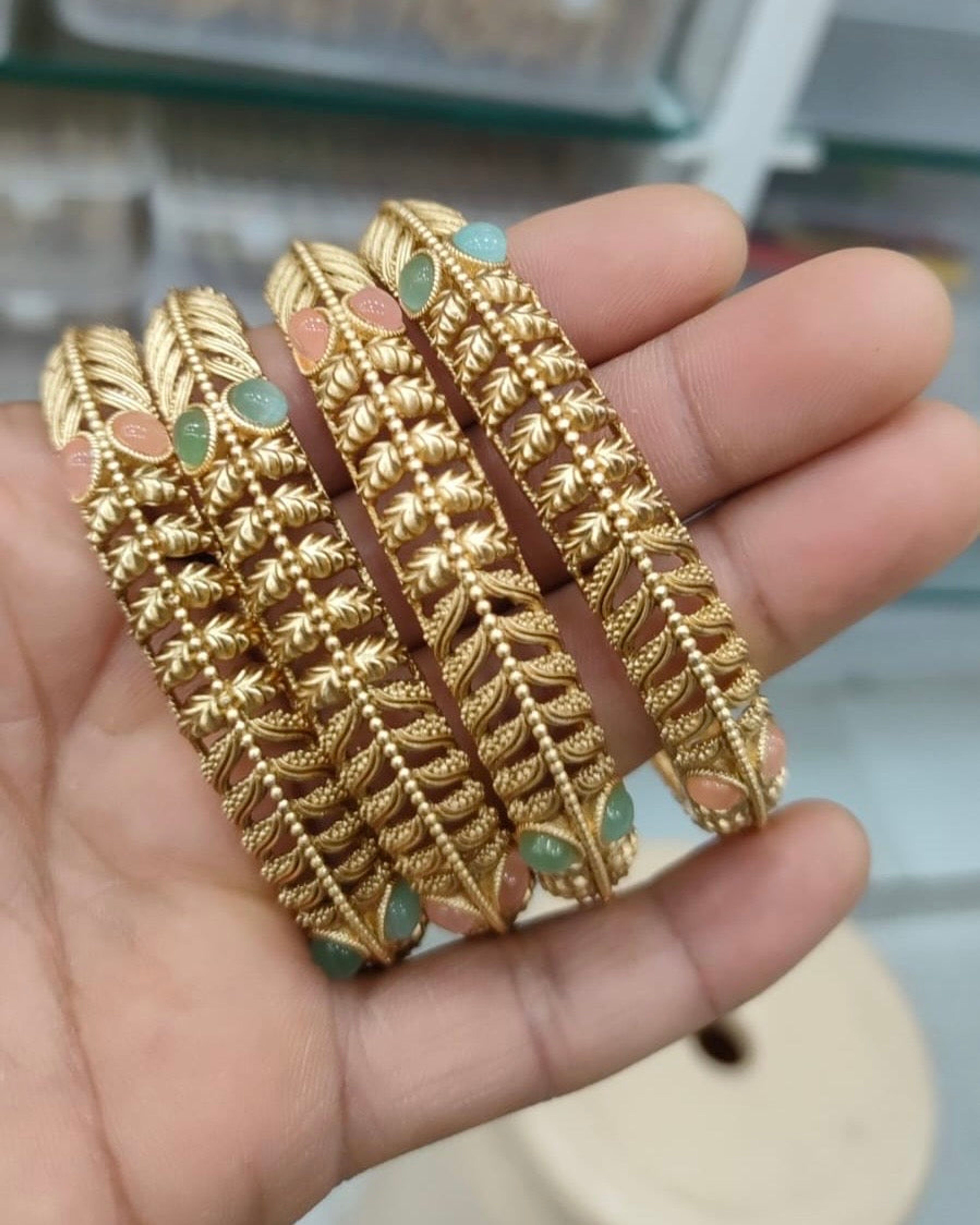 Antique Bangle 2/6 2/8