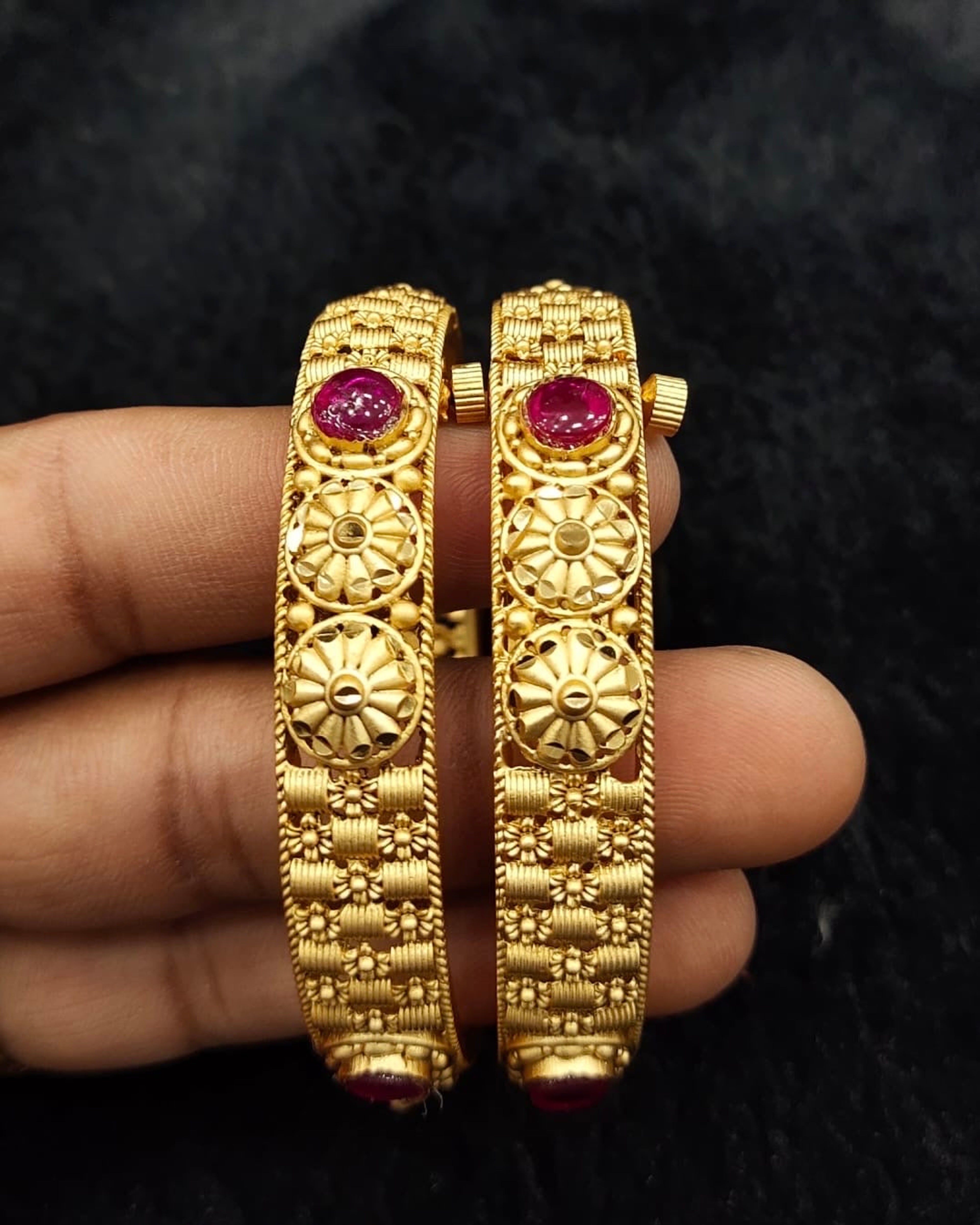 Antique Red Stone Floral Bangle Pair (Size 2.8)