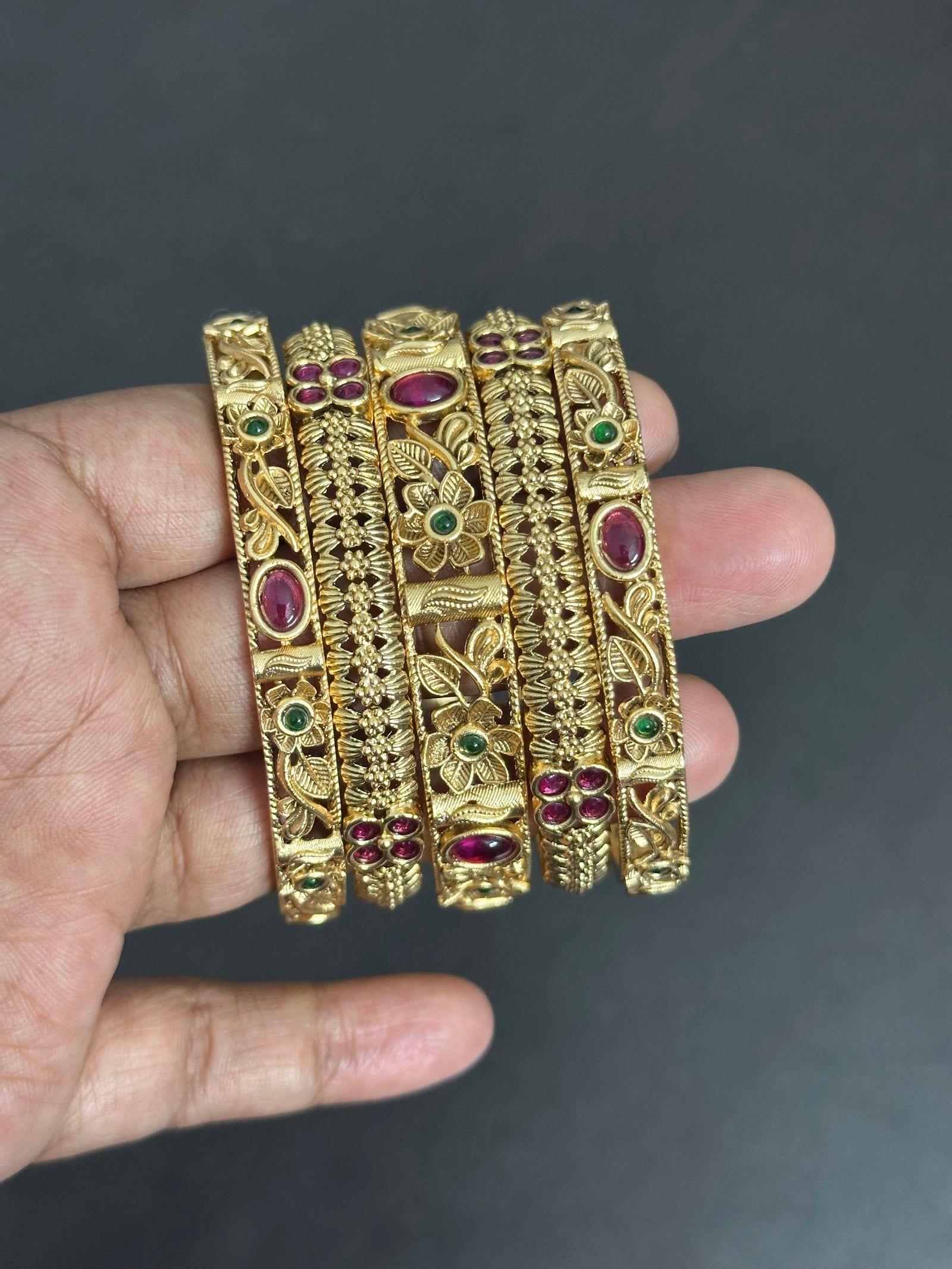 Antique Bangle Set of 5 (Size 2.6)