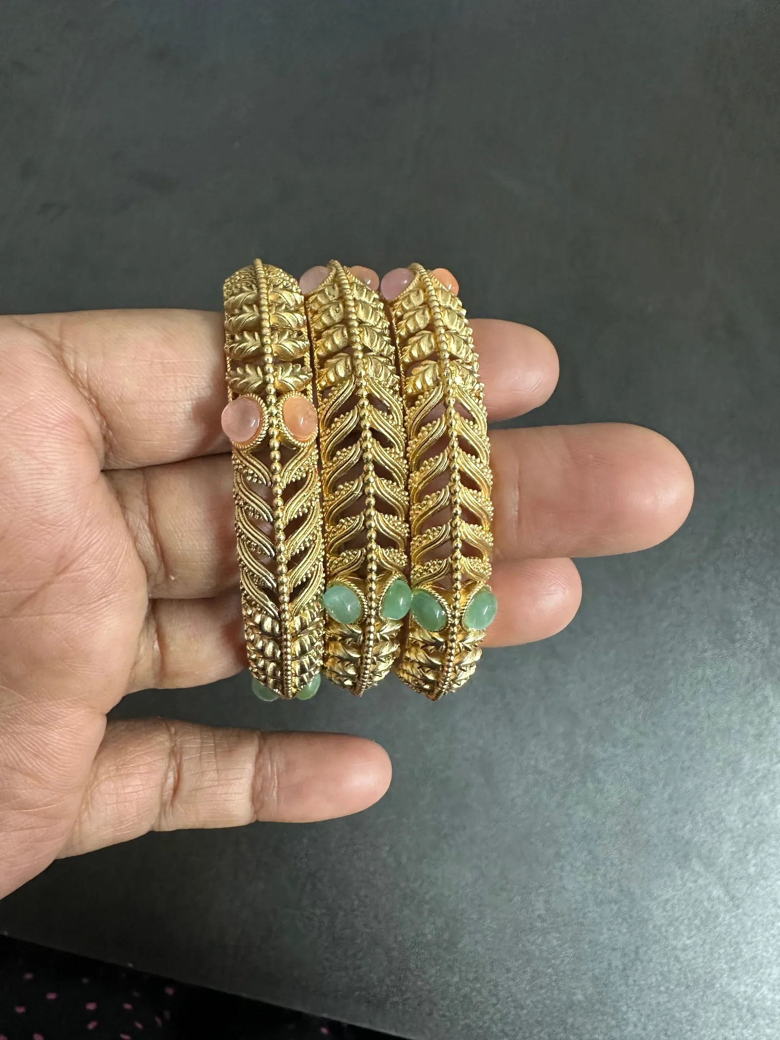 Leaf Motif Antique Bangle (Size 2.2)
