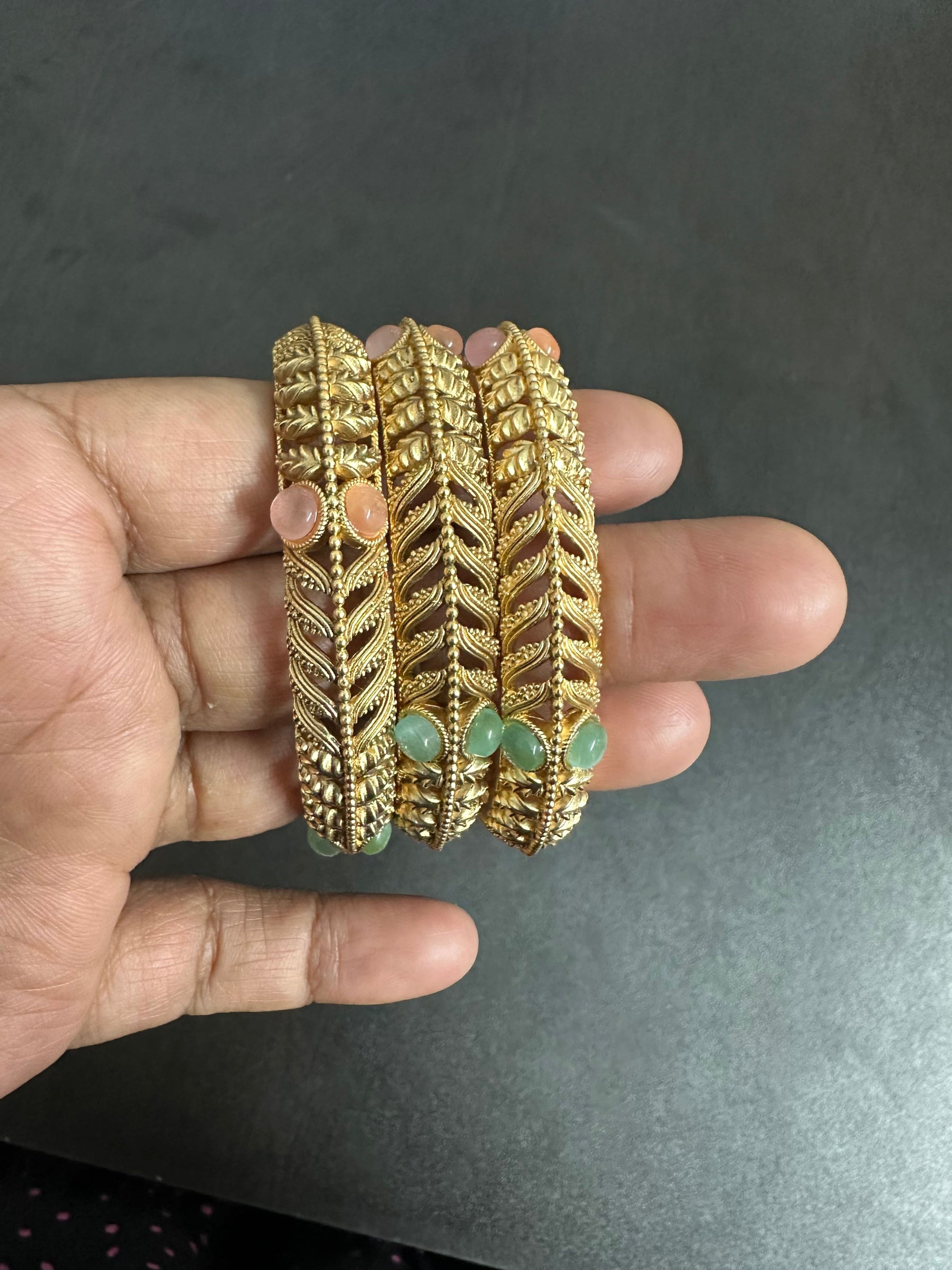 Leaf Motif Antique Bangle (Size 2.2)