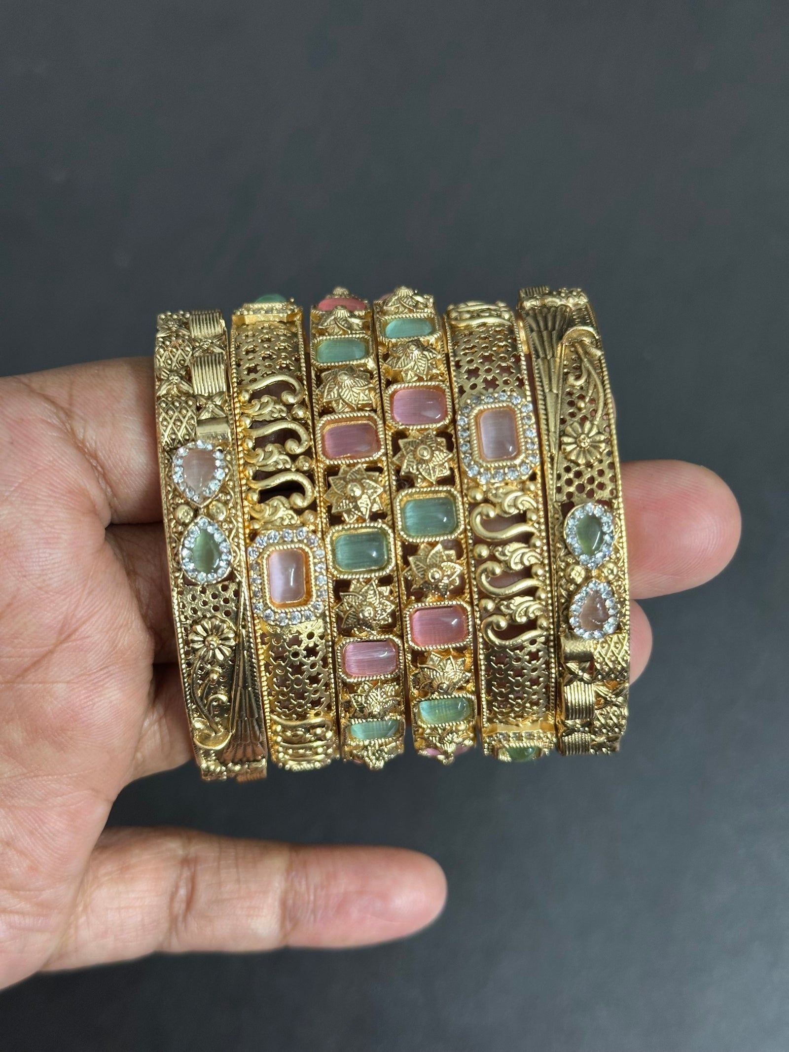Antique Bangle Set of 6 (Size 2.2)