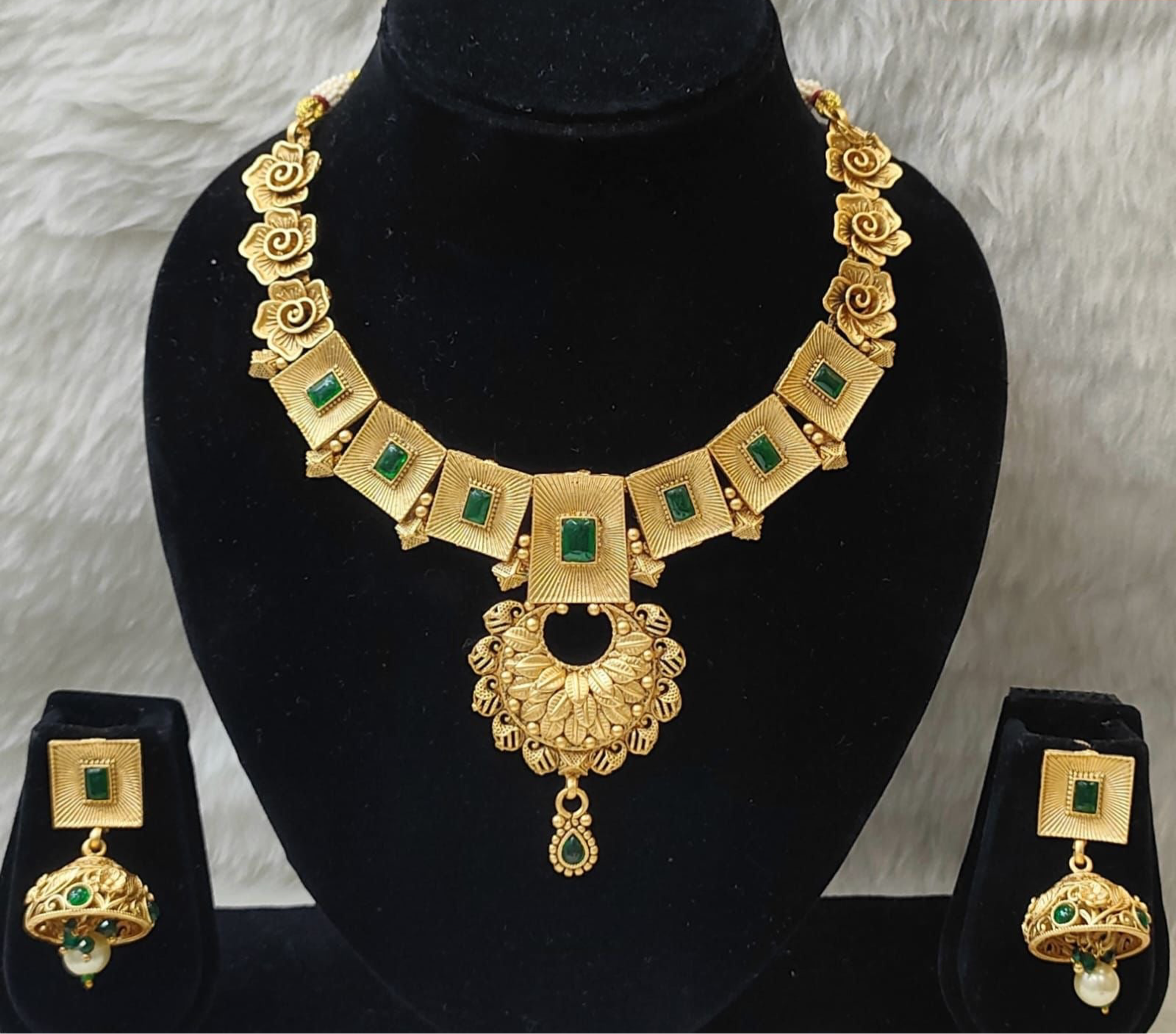 Antique Green Stone Square Choker Set