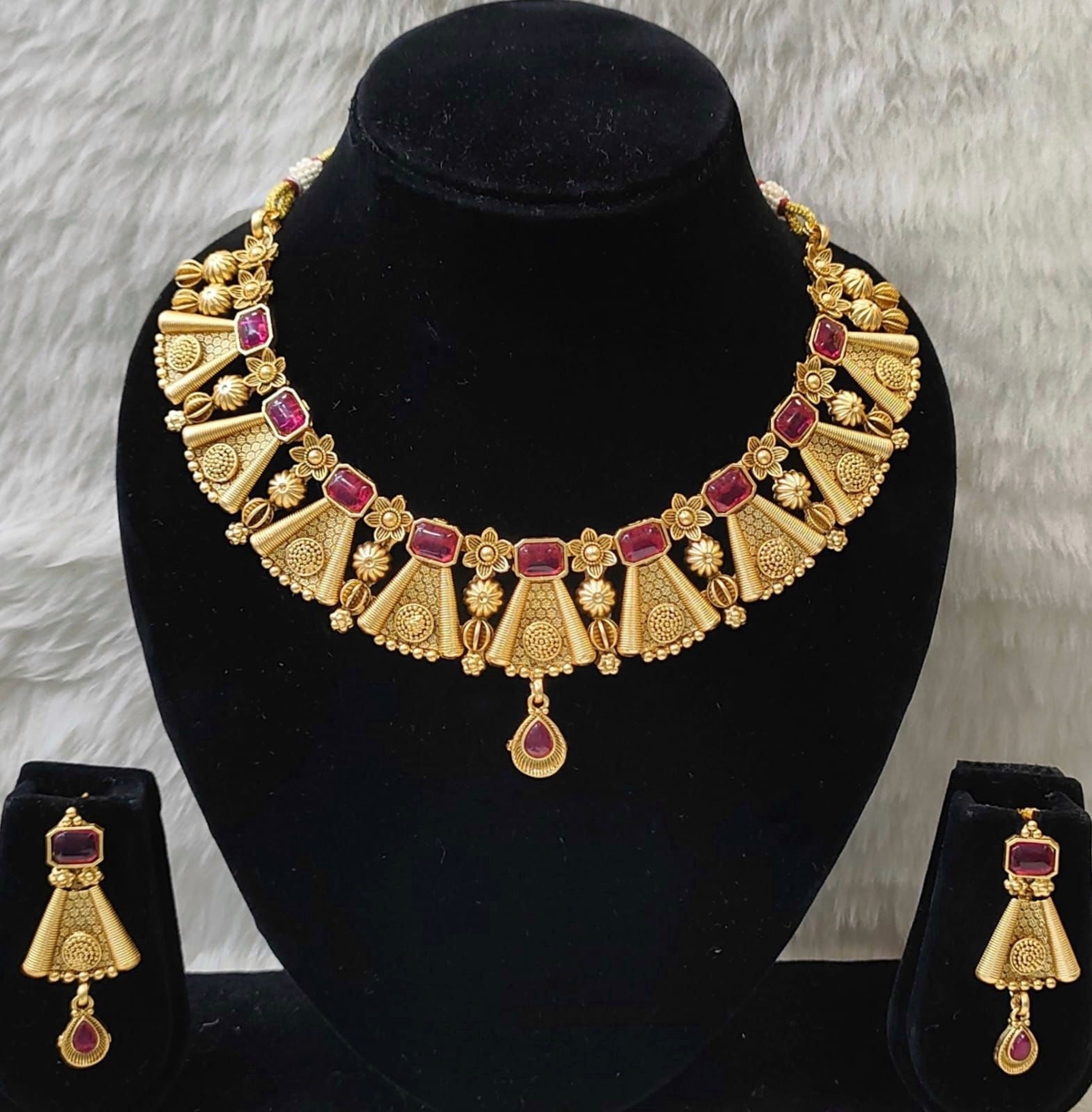 Red Stone Floral Antique Choker Set