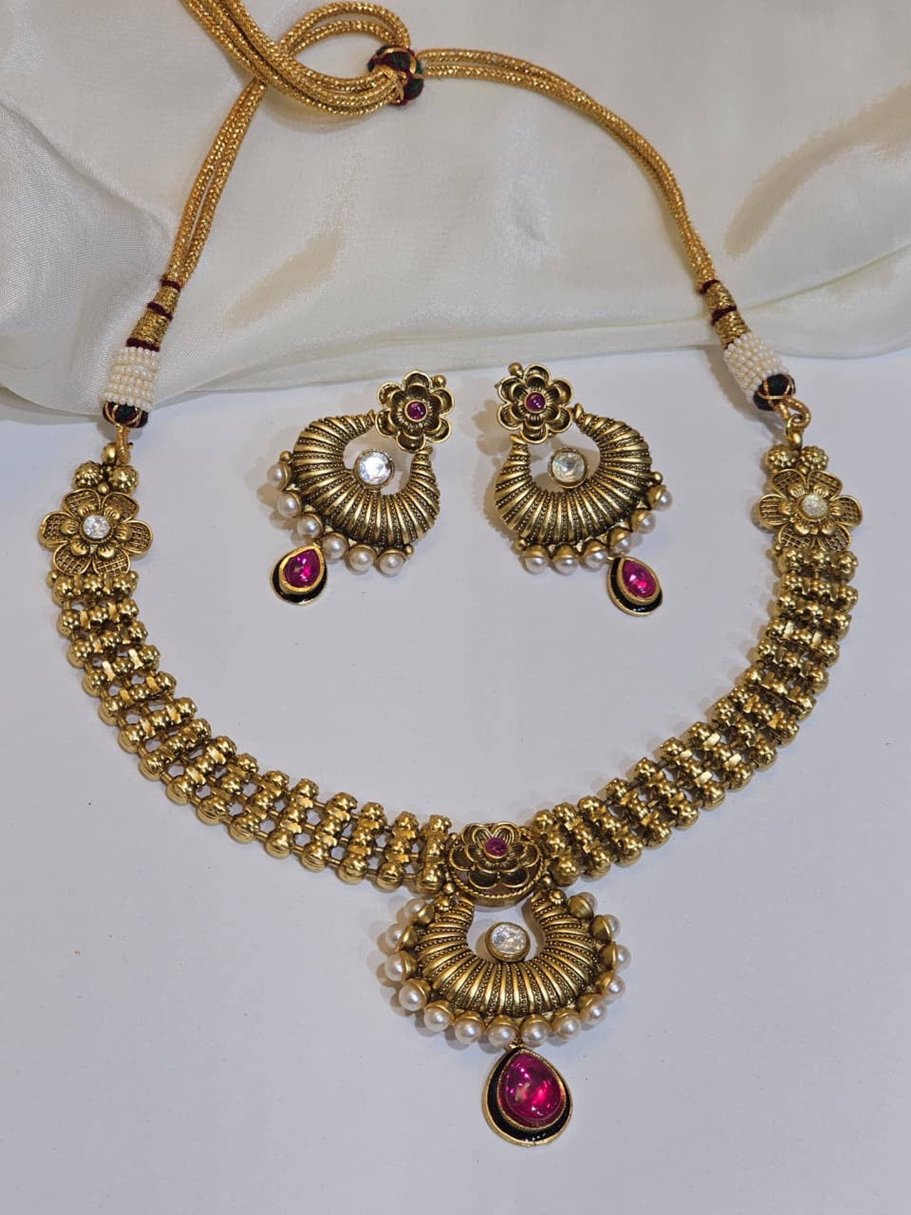 Antique Floral Crescent Pink Stone Choker Set