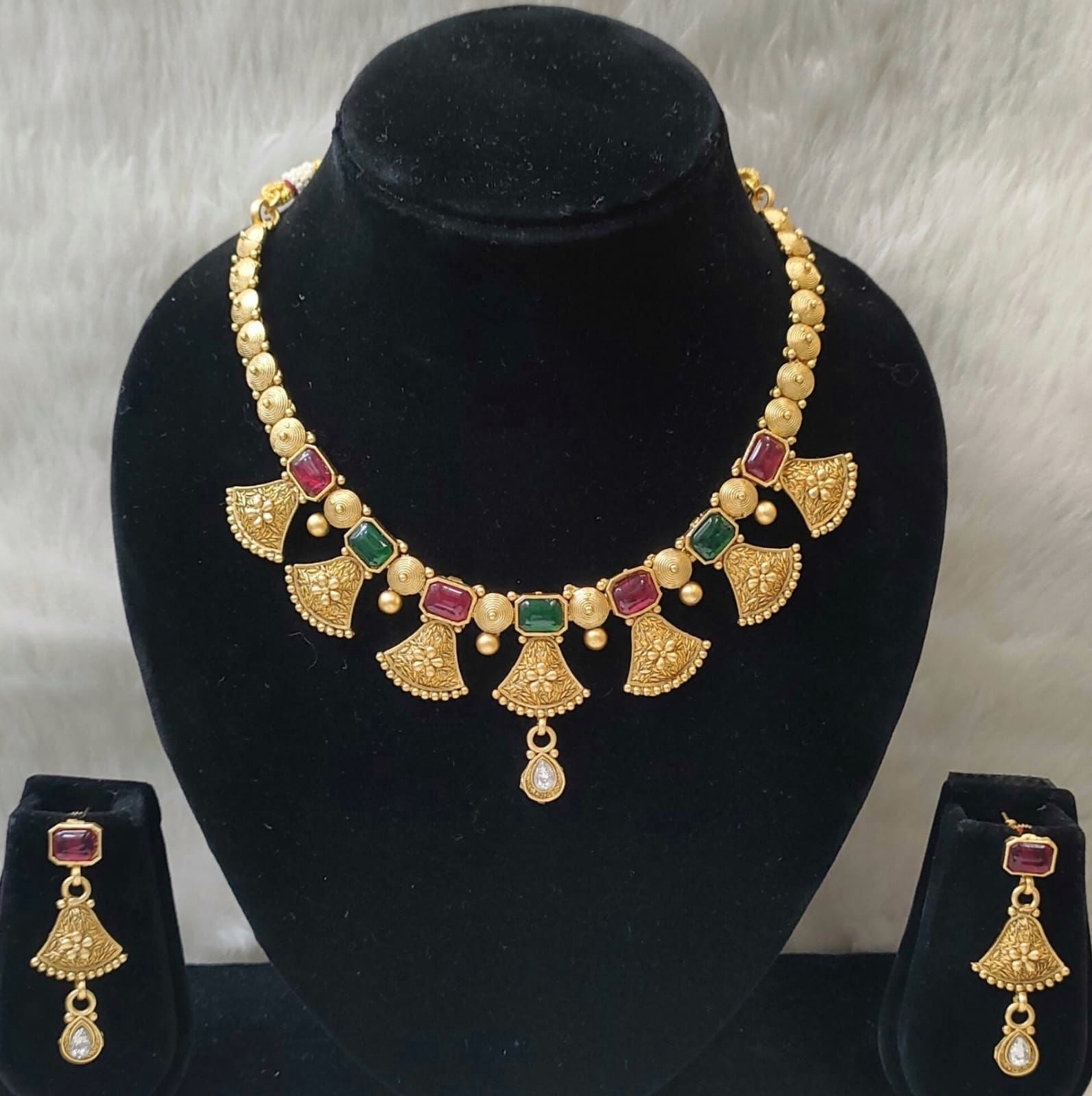 Antique Fan Drop Red Green Stone Choker Set