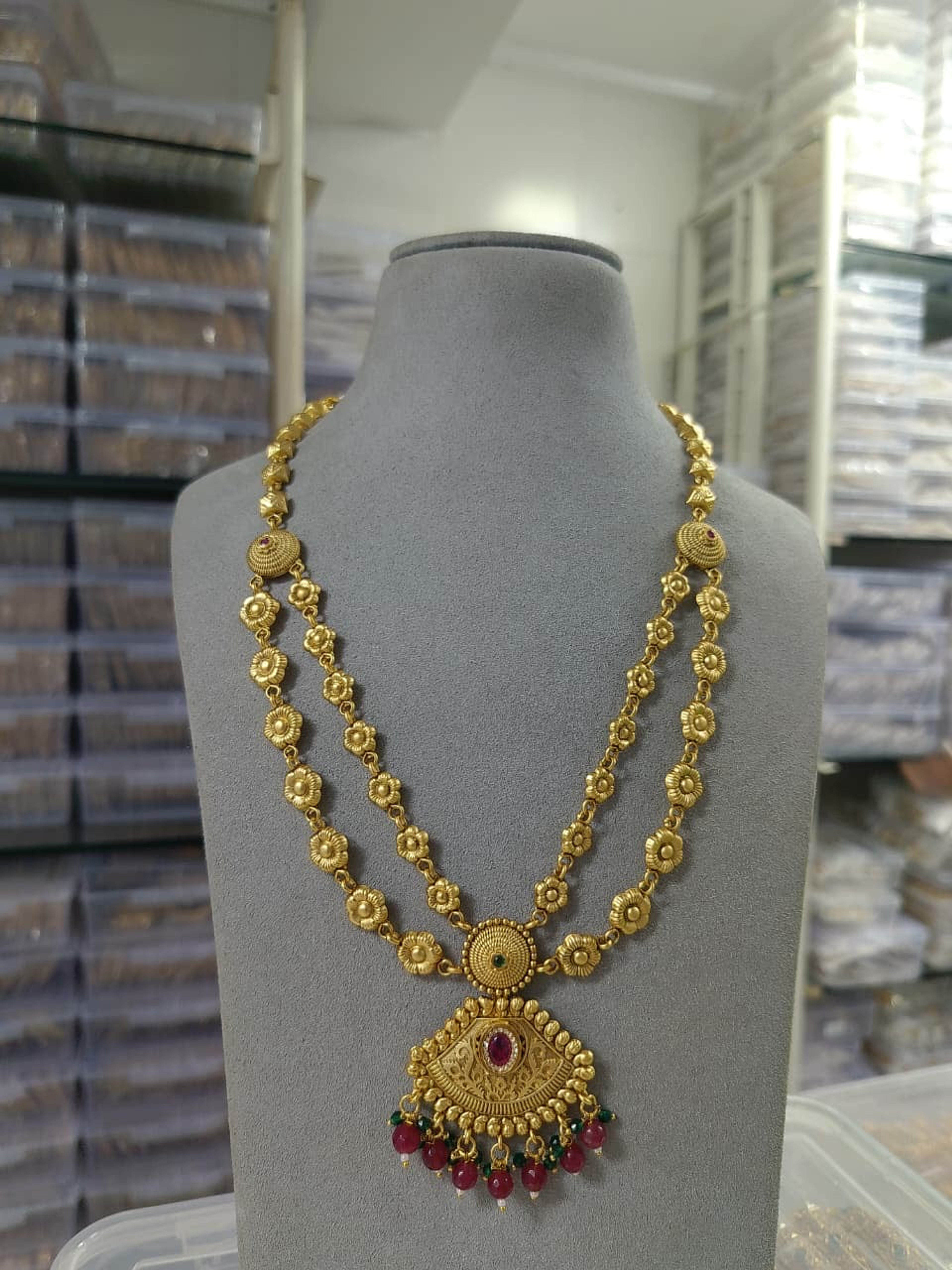 Antique Floral Motif Layered Necklace