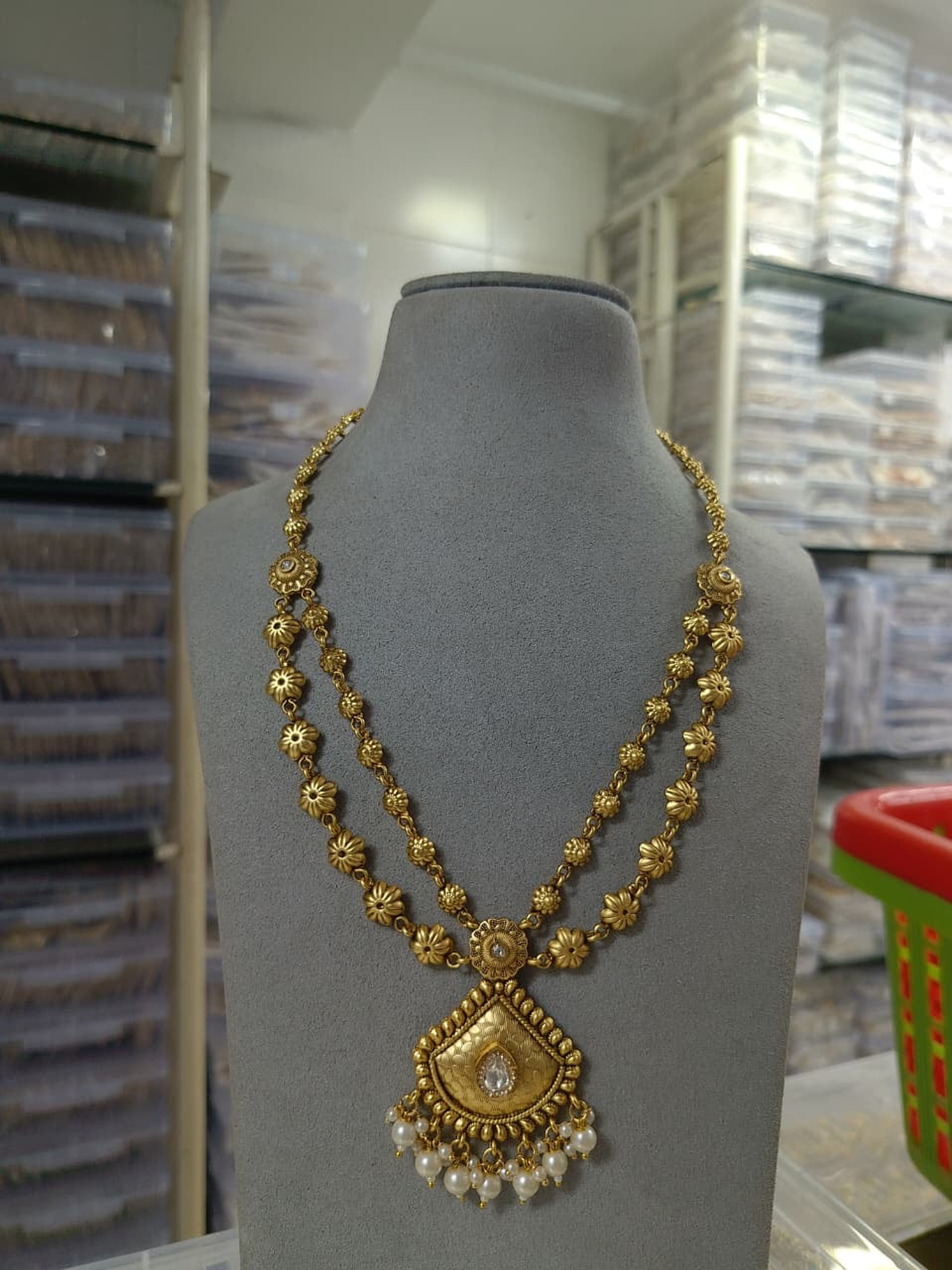 Antique Pearl Drops Pendant Layered Necklace