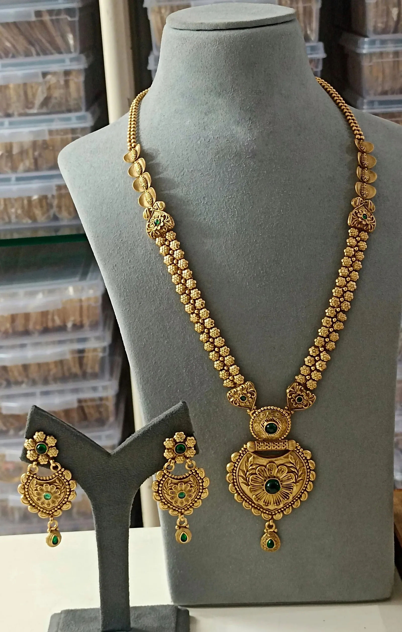 Antique Floral Green Stone Long Necklace with Earrings