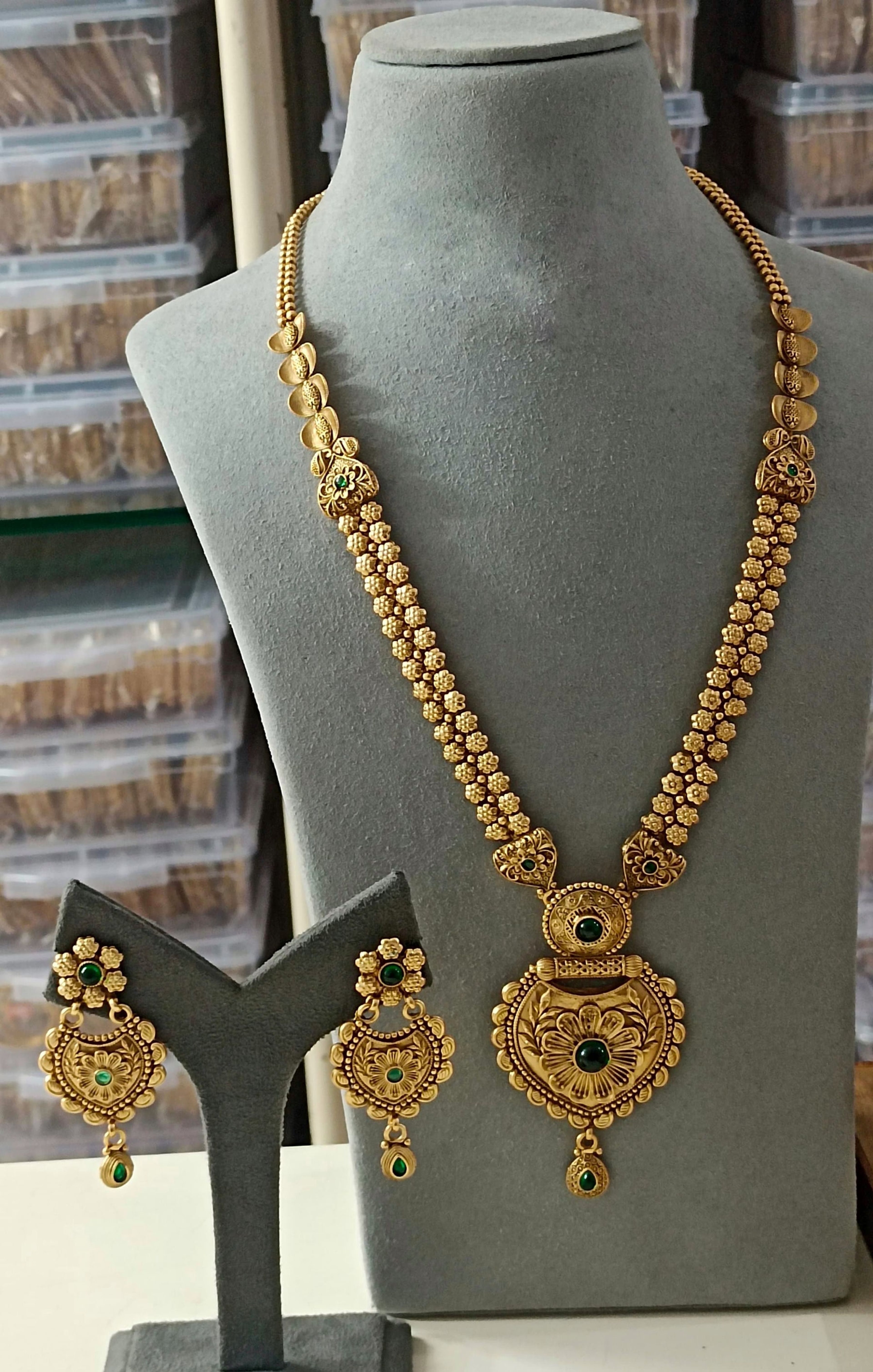 Antique Floral Green Stone Long Necklace with Earrings