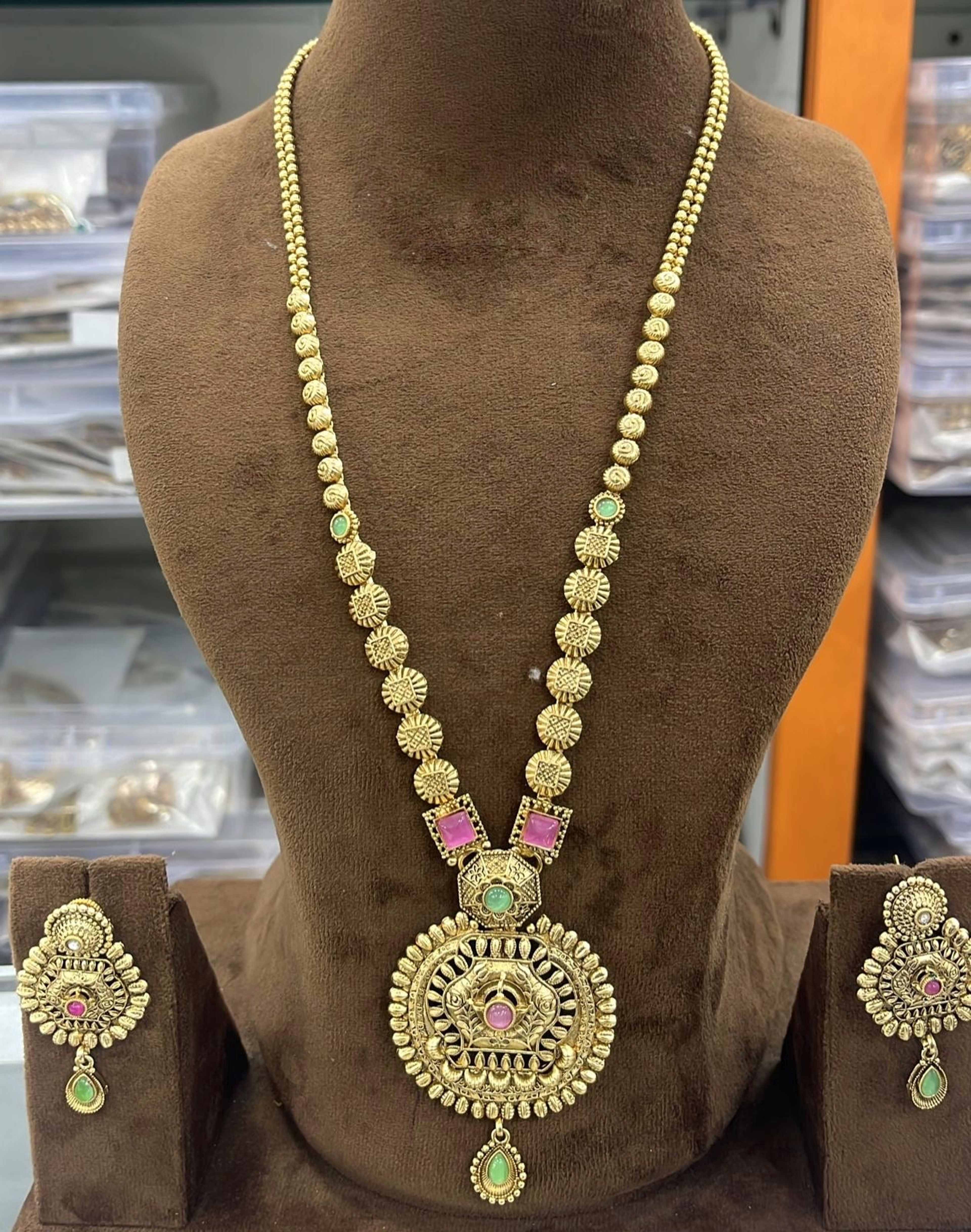 Antique Pink and Green Stone Long Necklace with Earrings