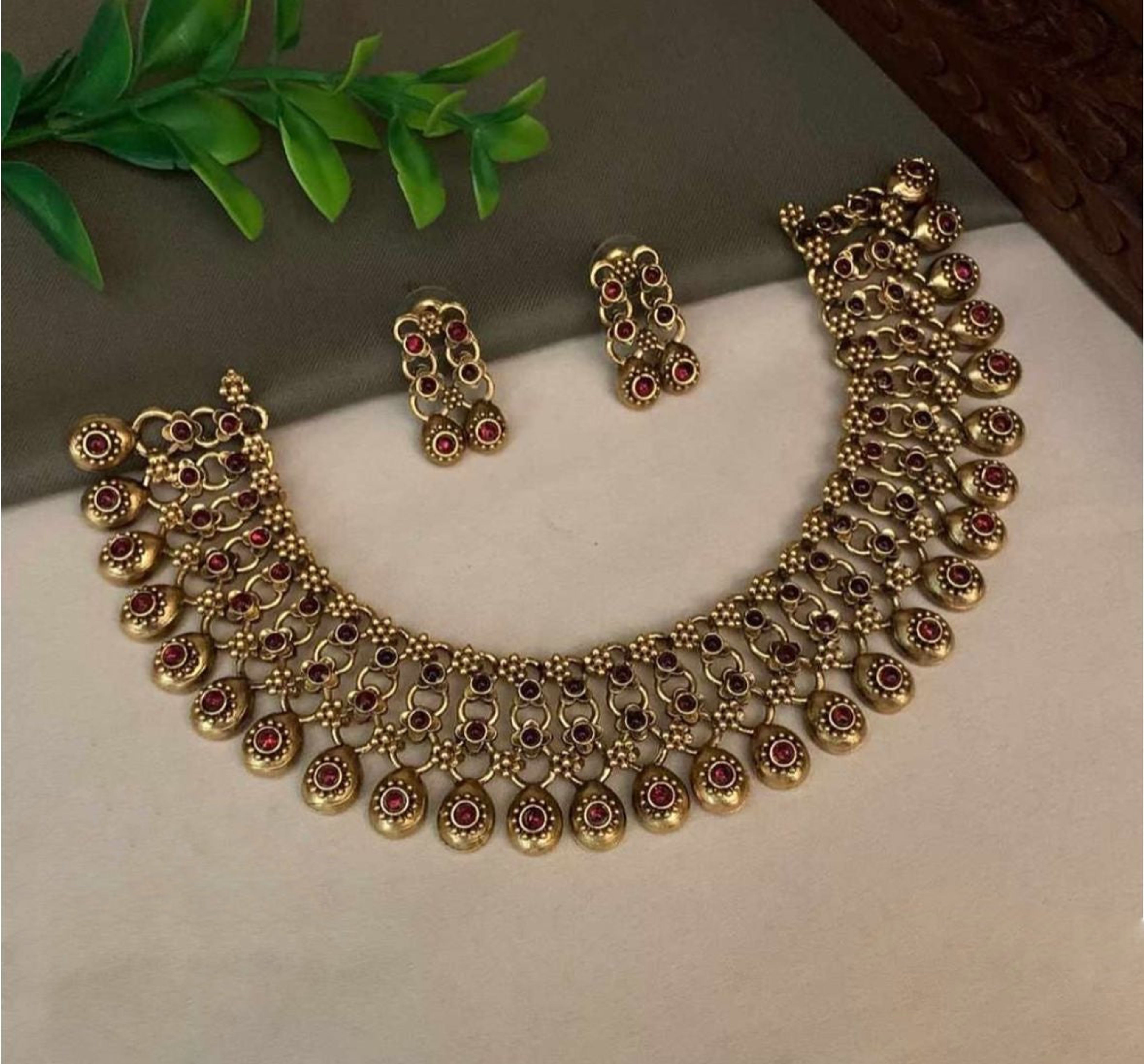 Antique Red Stone Teardrop Choker Set
