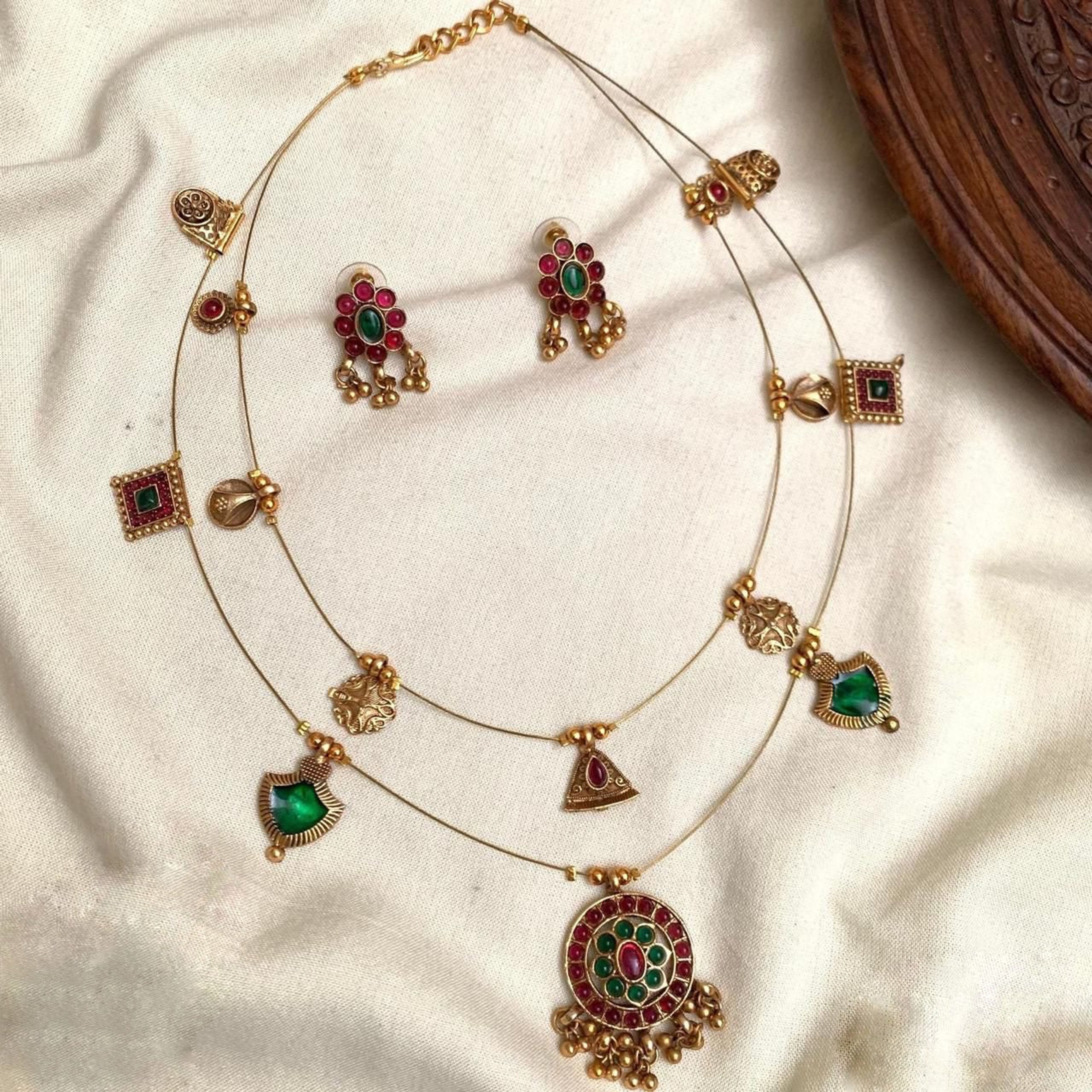 Geometric Red and Green Stone Choker Set