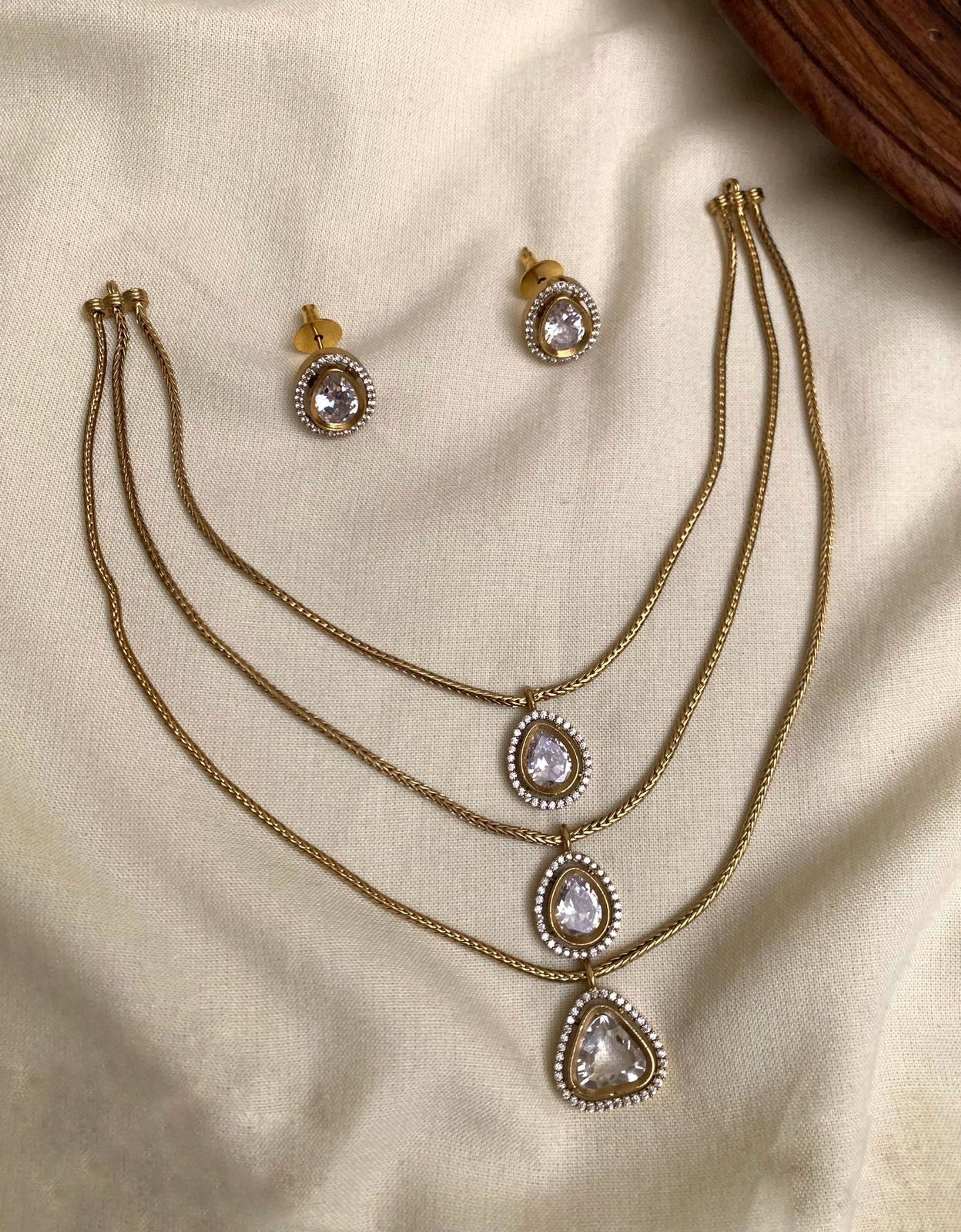 White Teardrop Layer Necklace