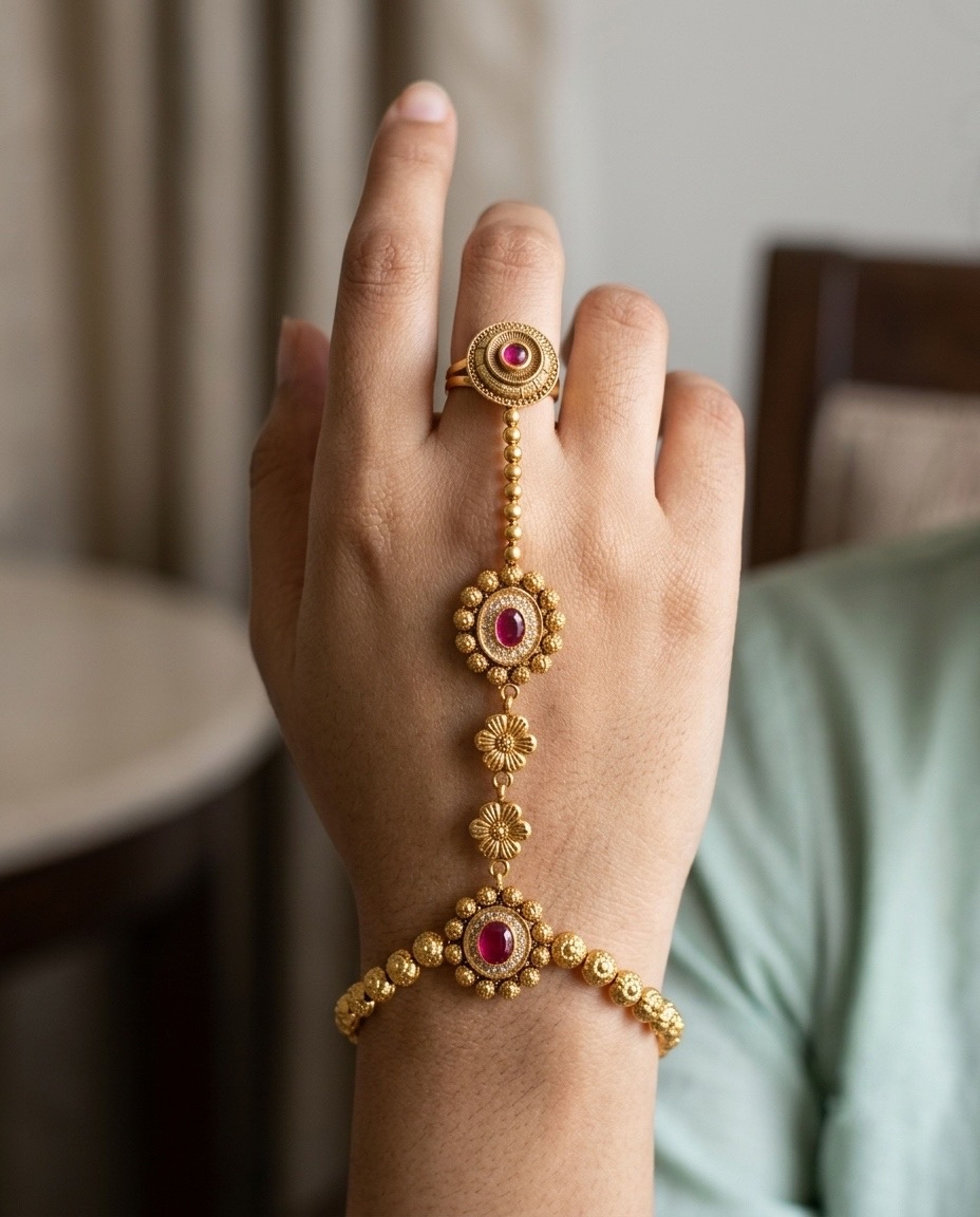 Antique Pink Stone Floral Ring Bracelet