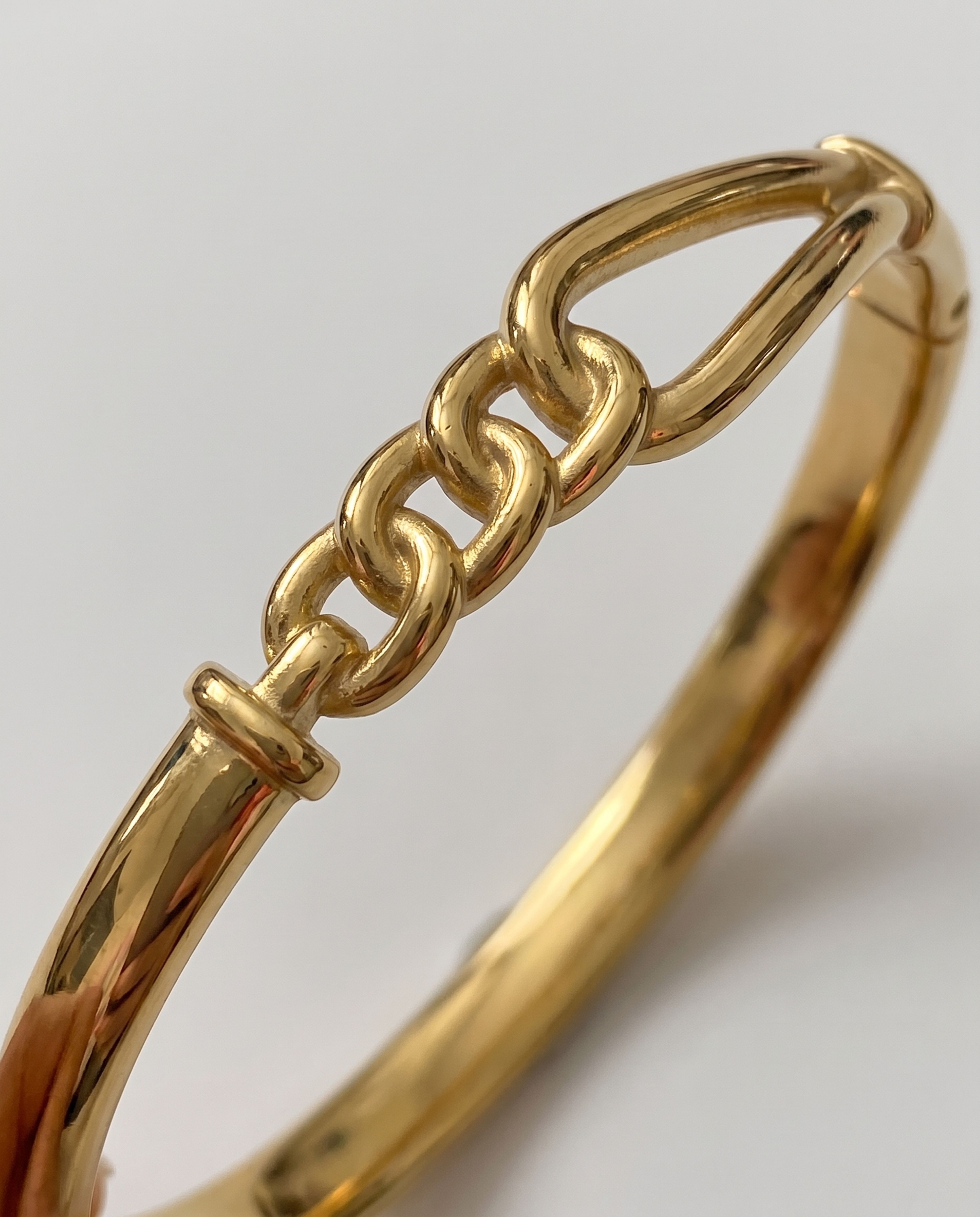 Anti Tarnish Loop Bangle, close-up of the detail