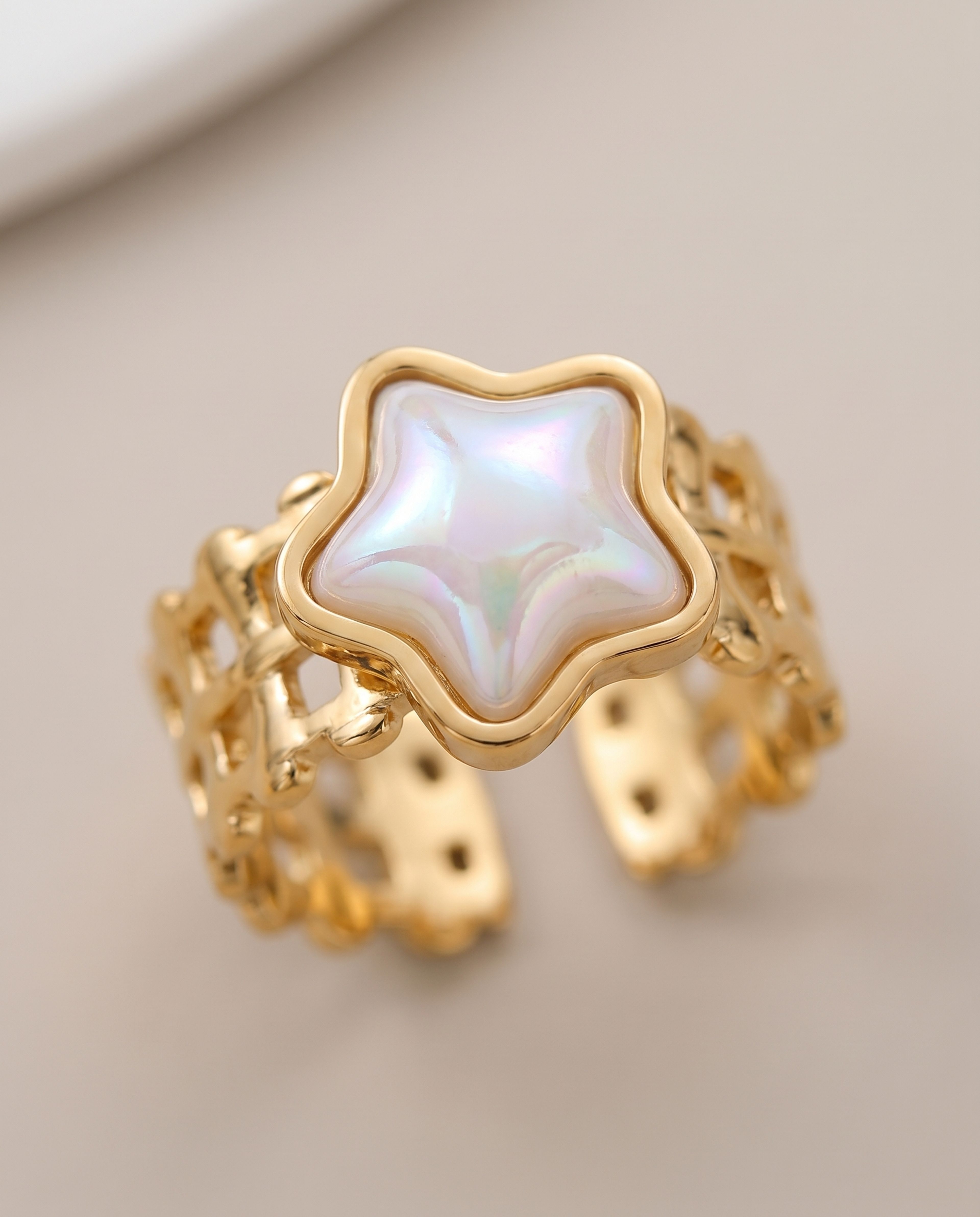 Star Anti Tarnish Ring, close-up of the detail