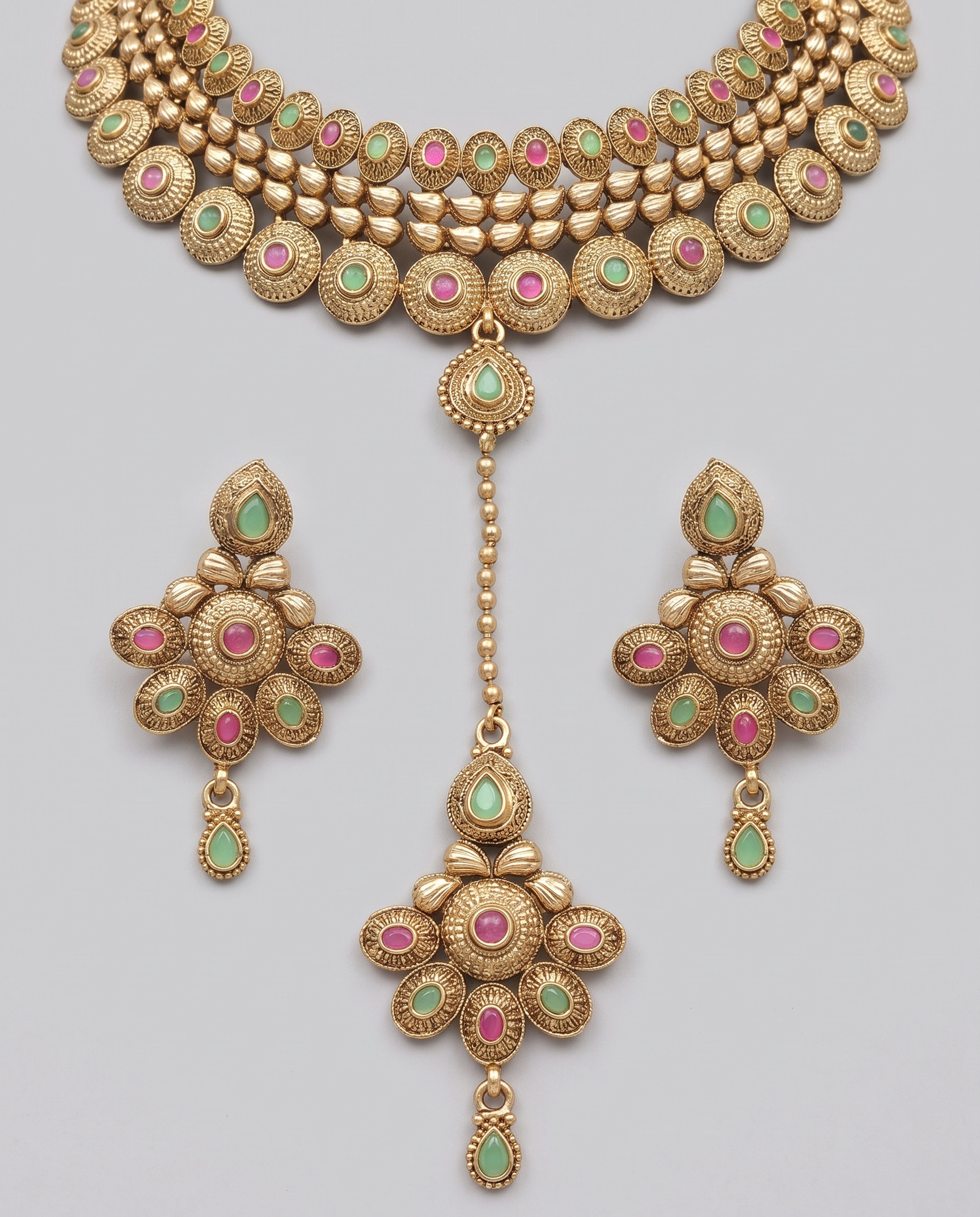 Antique Choker Set, close-up of the detail