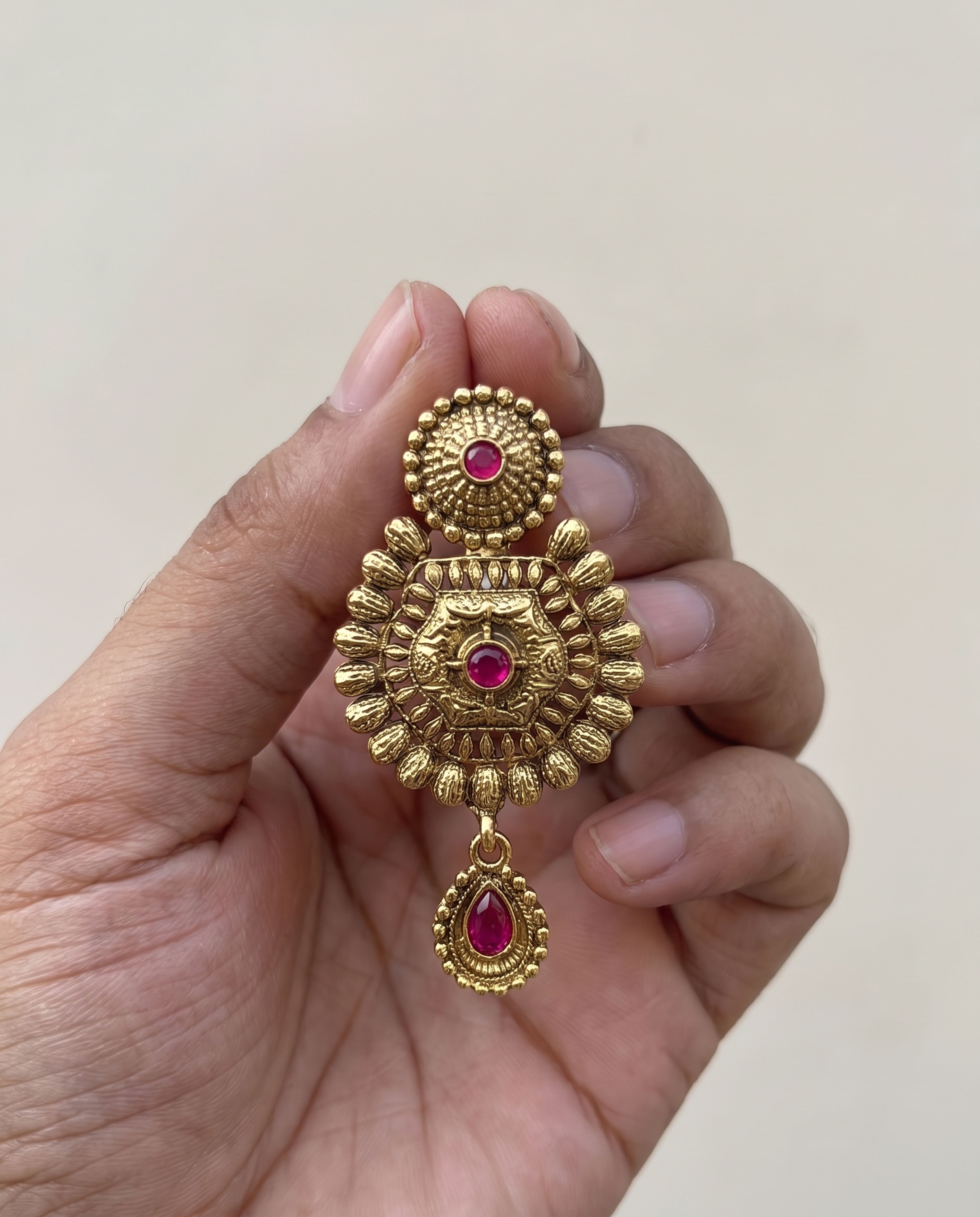 Antique Long Chain with Earring, close-up of the detail