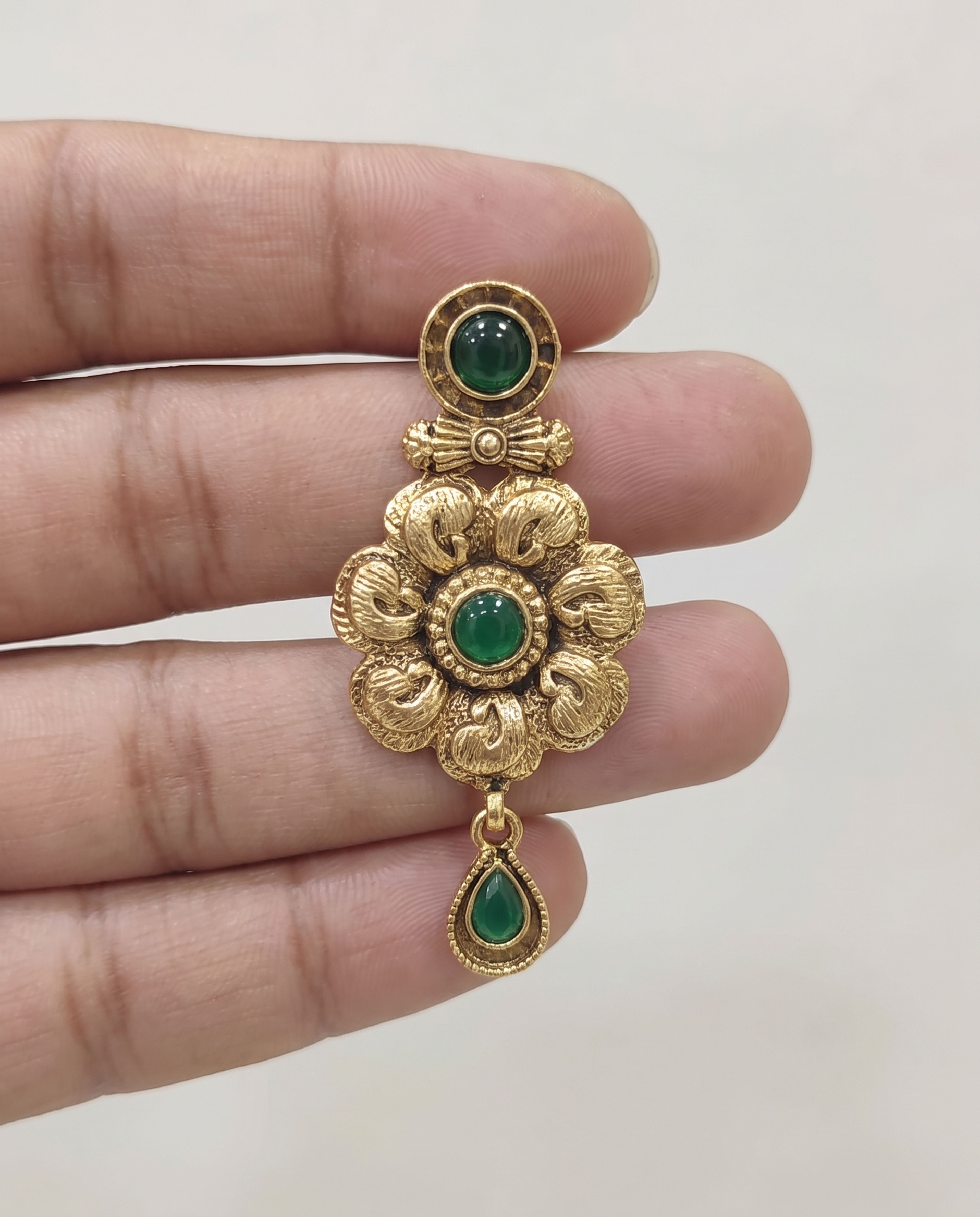 Antique Long Chain with Earring, close-up of the detail